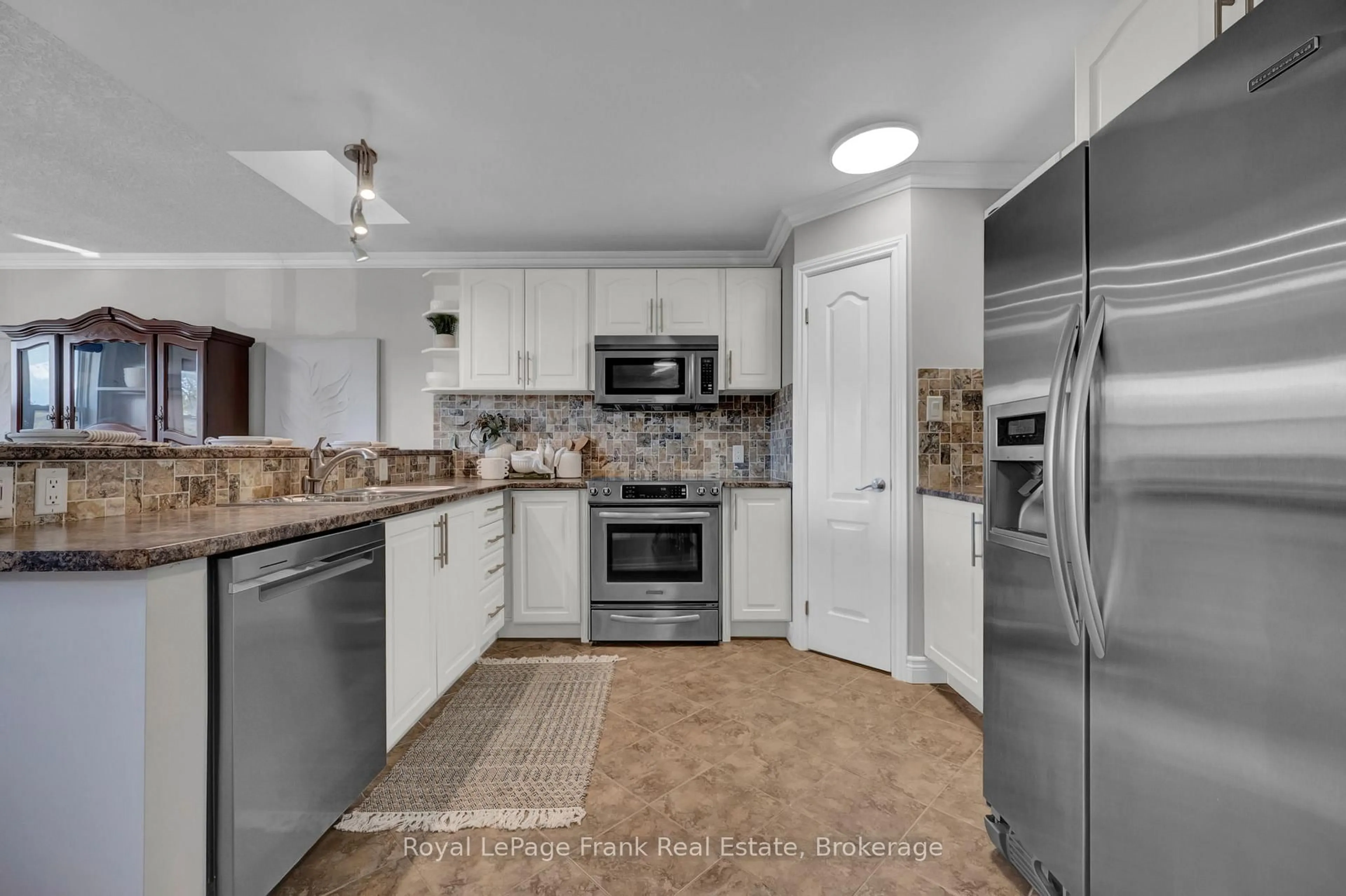 Standard kitchen, ceramic/tile floor for 5 Empire Cres, Clarington Ontario L1E 1E3