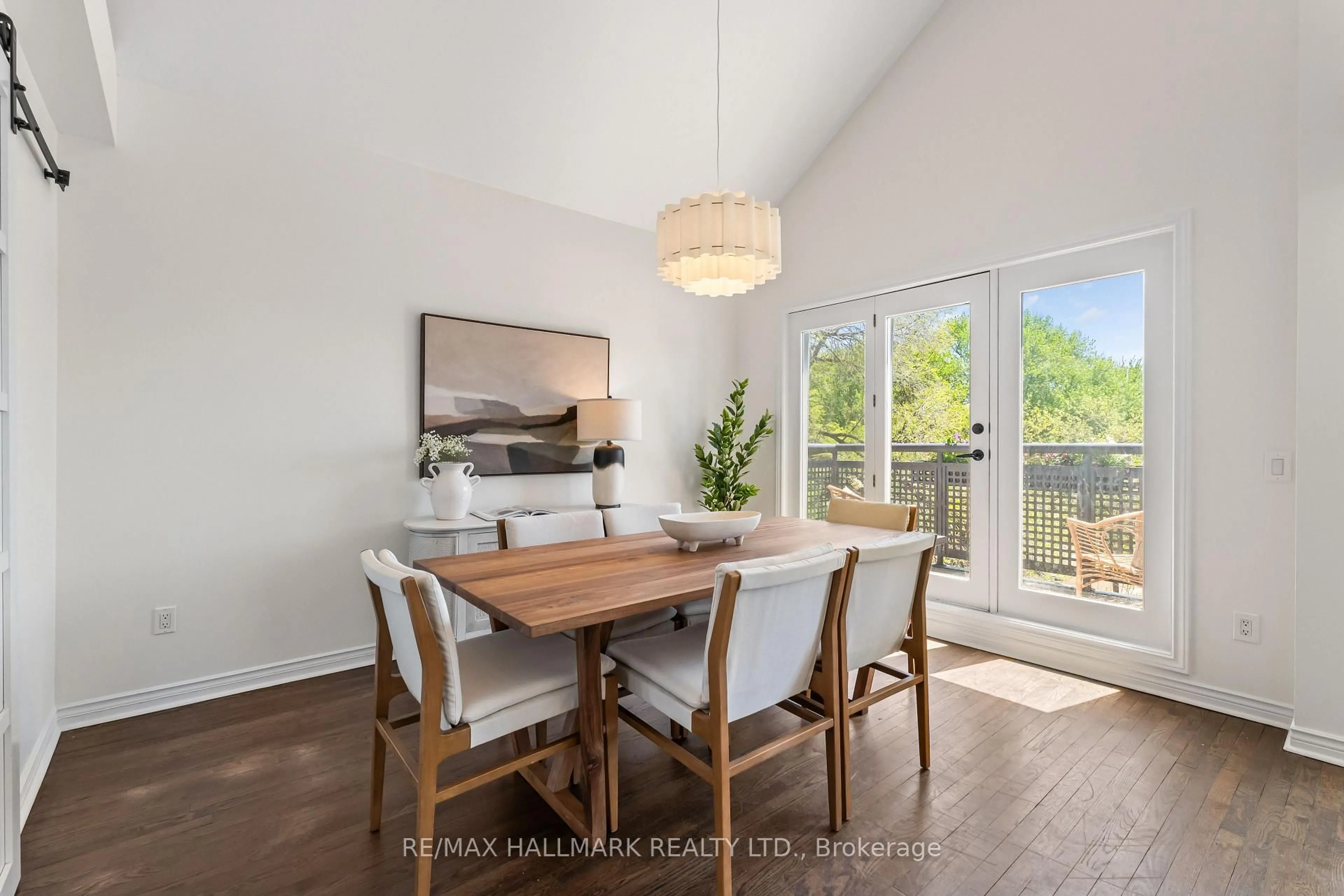 Dining room, wood/laminate floor for 1941 Queen St #305, Toronto Ontario M4L 1H7