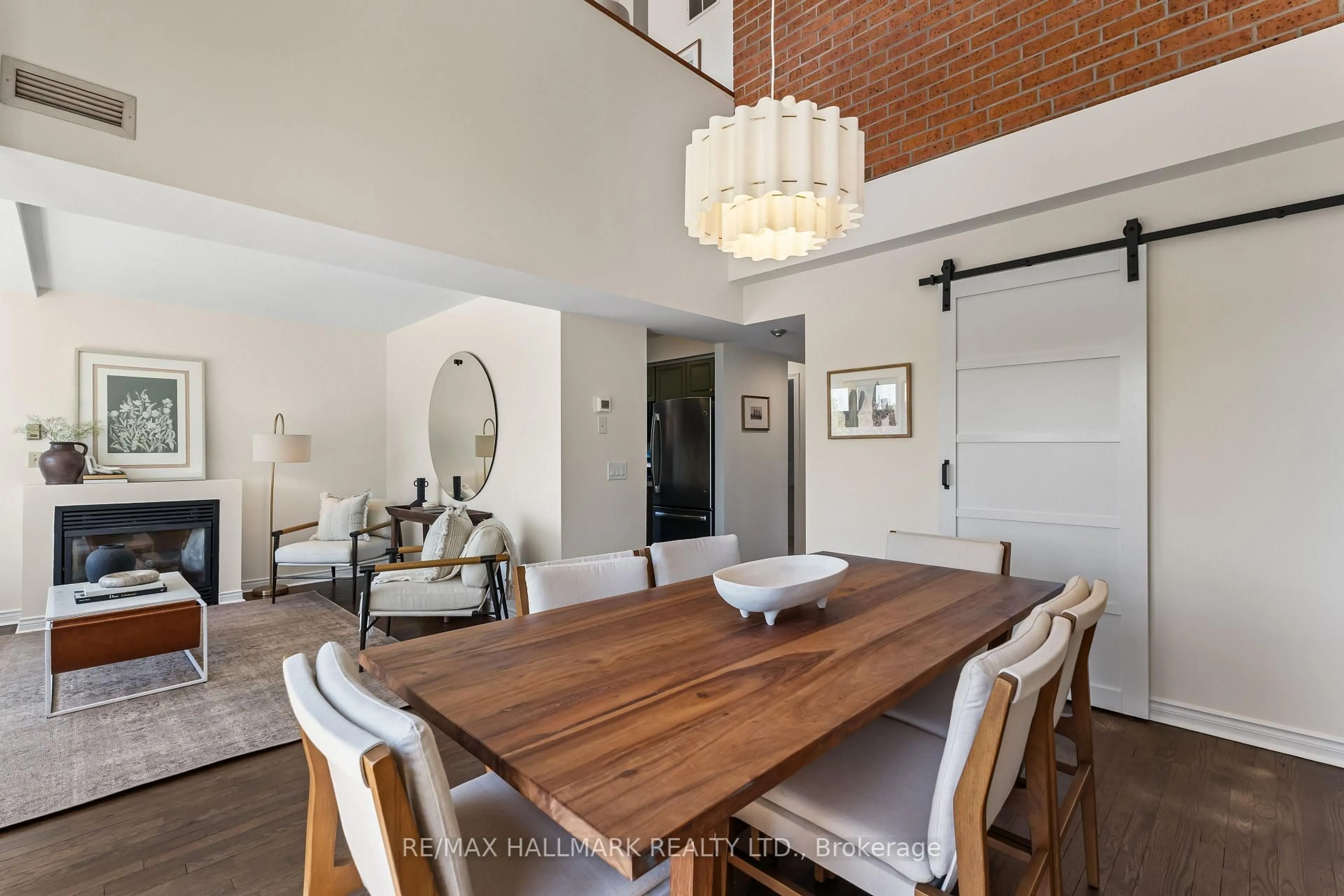 Dining room, unknown for 1941 Queen St #305, Toronto Ontario M4L 1H7