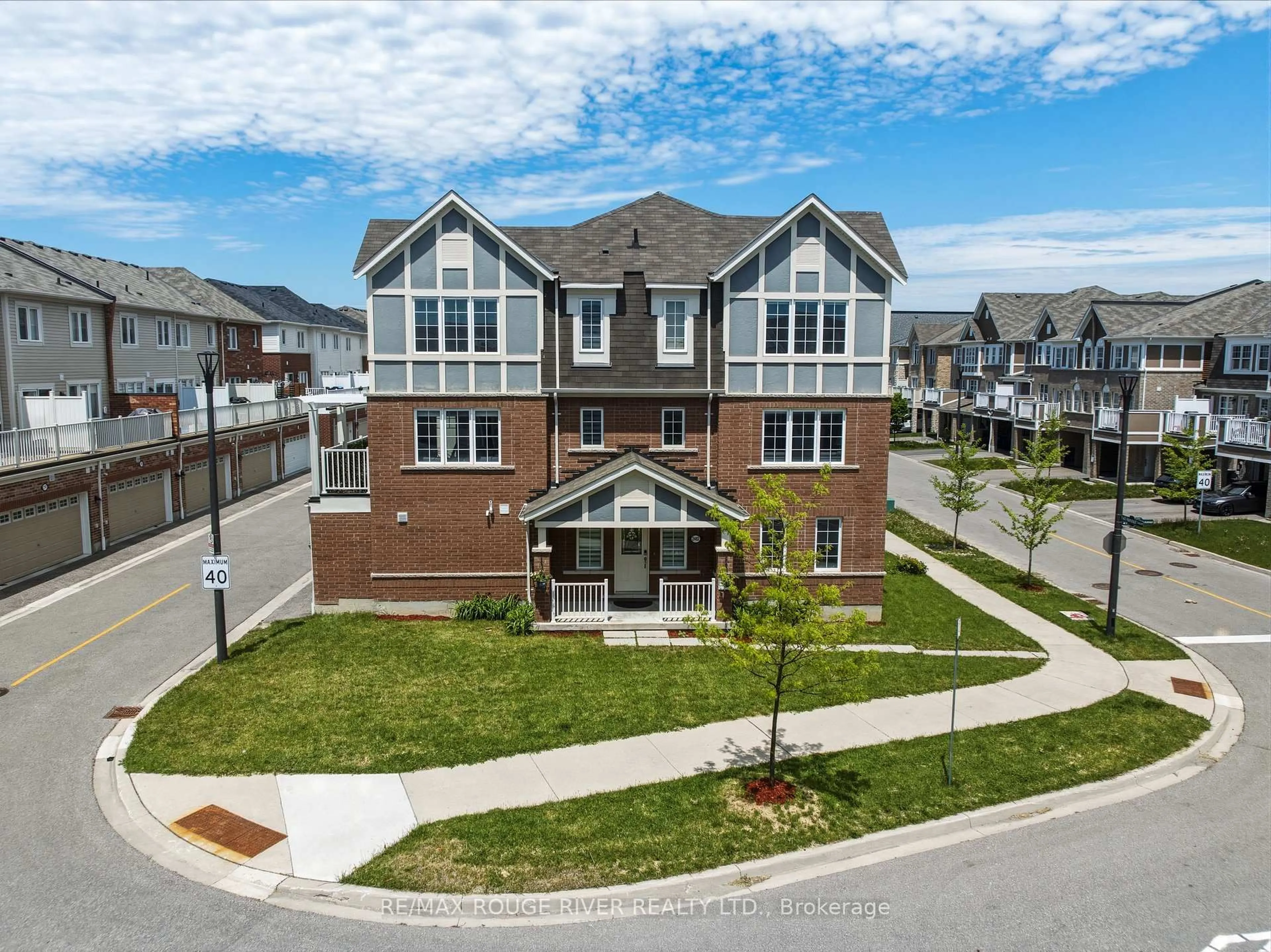 A pic from outside/outdoor area/front of a property/back of a property/a pic from drone, street for 2402 Fall Harvest Cres, Pickering Ontario L1X 0G2