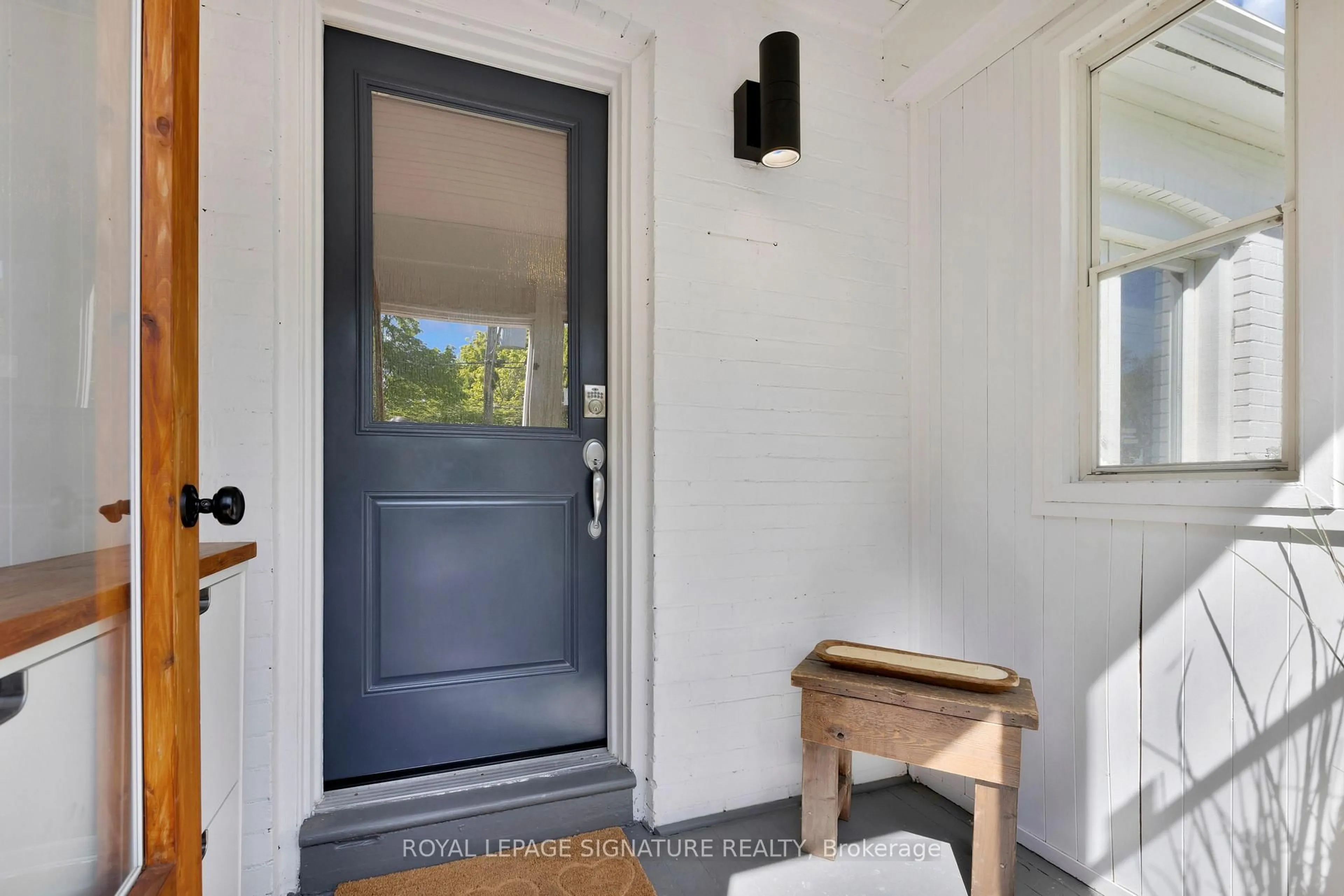 Indoor entryway for 190 Alton Ave, Toronto Ontario M4L 2M5