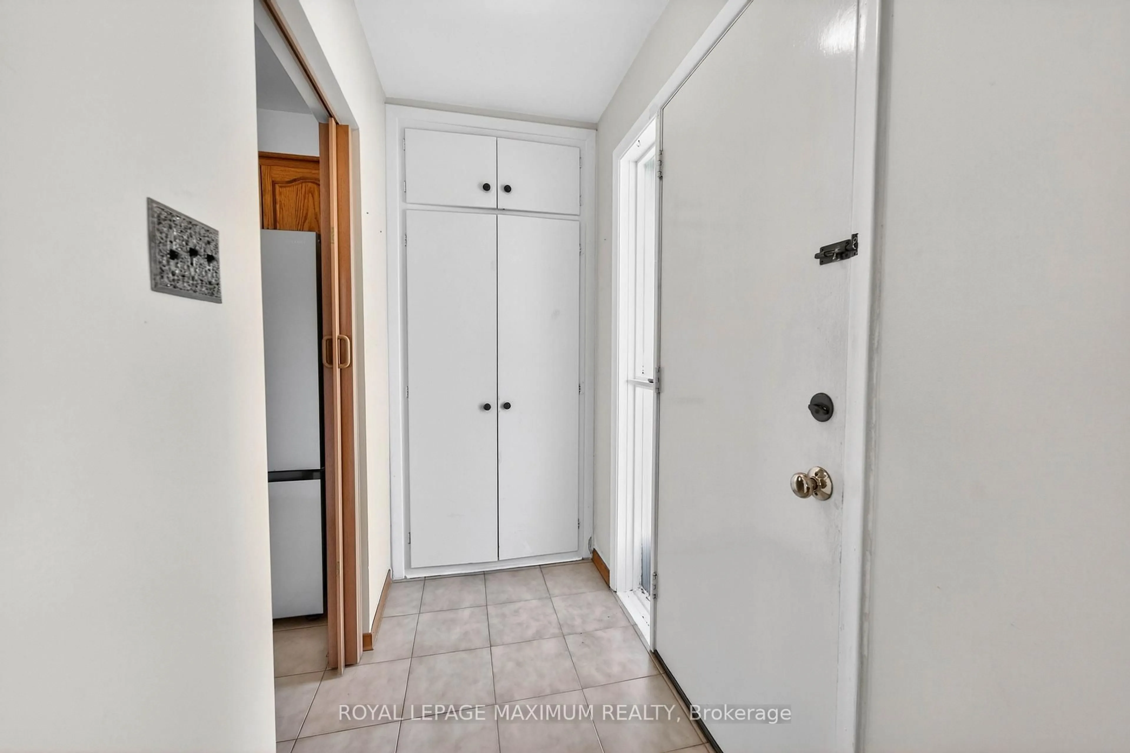 Indoor entryway for 3 Japonica Rd, Toronto Ontario M1R 4R6