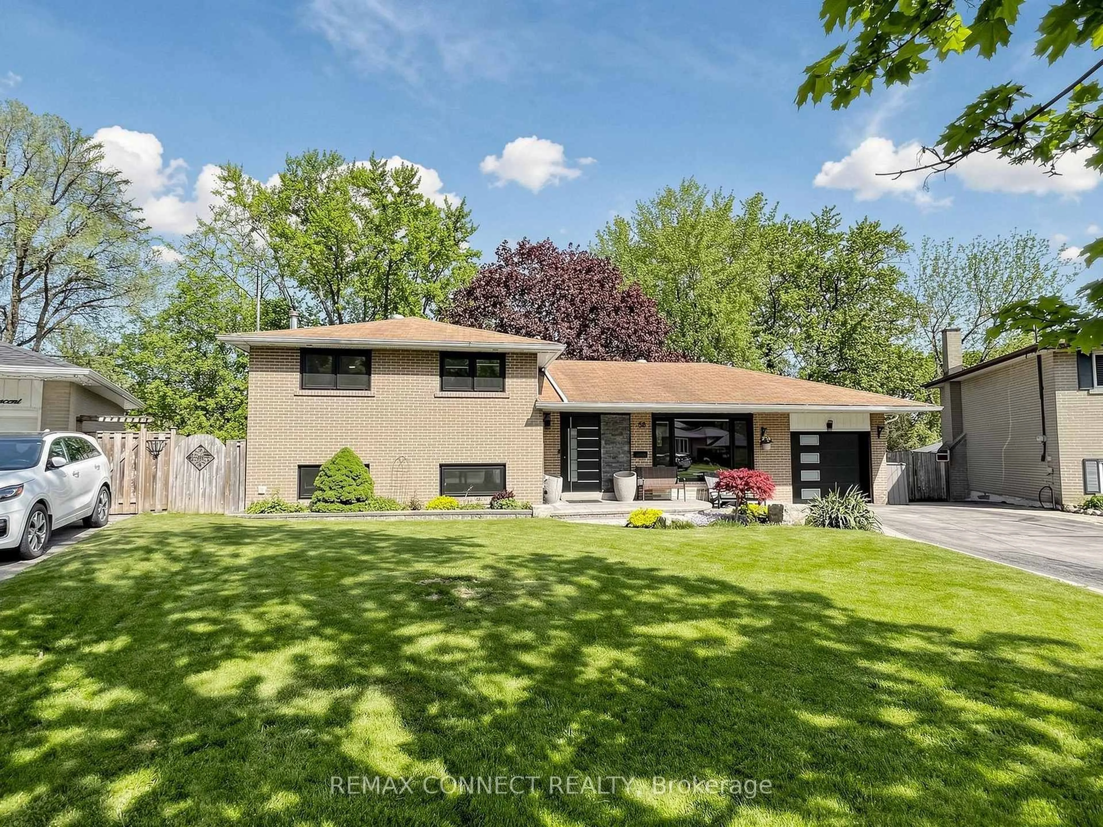 Home with vinyl exterior material, street for 58 Ravine Park Cres, Toronto Ontario M1C 2M4