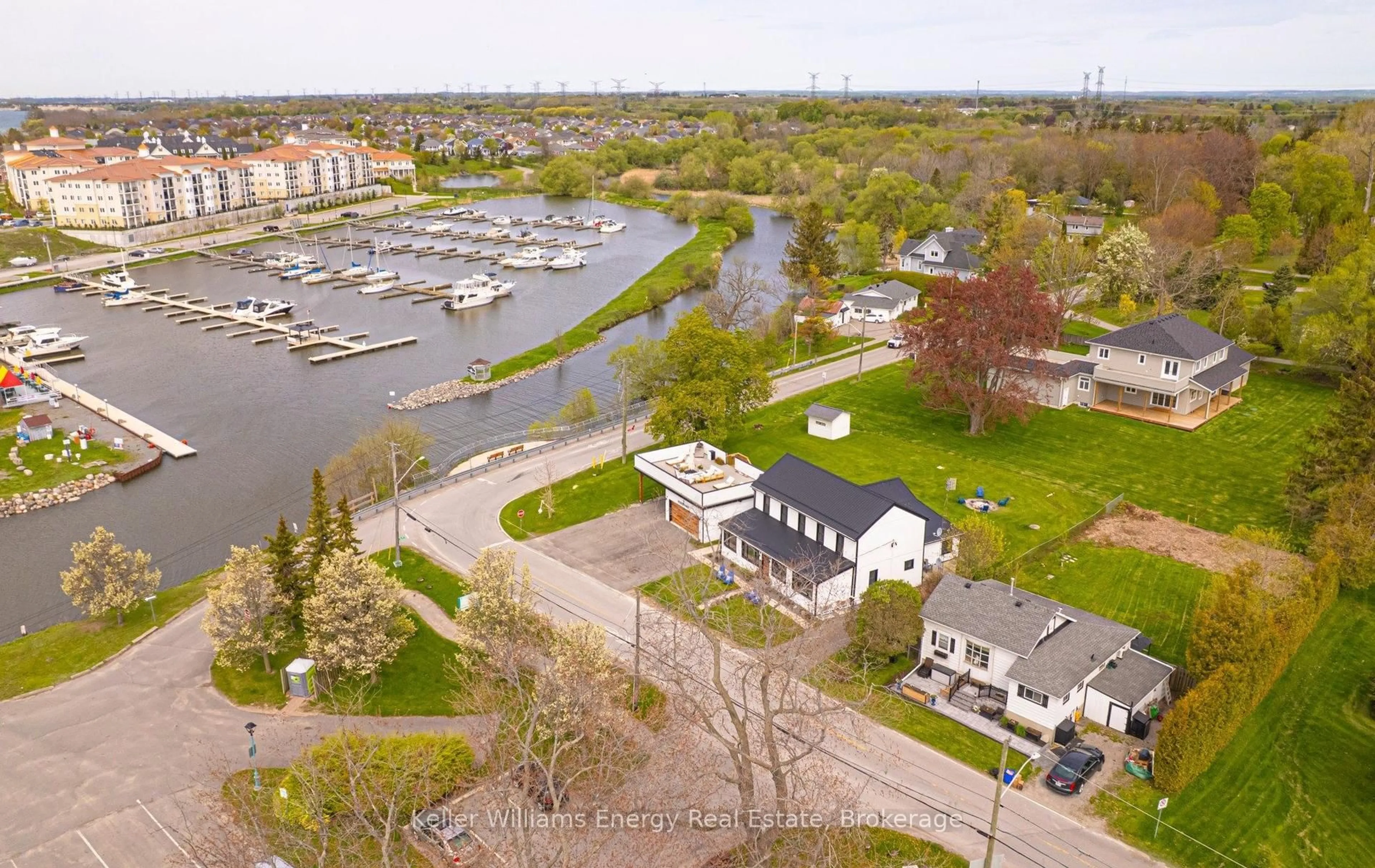 A pic from outside/outdoor area/front of a property/back of a property/a pic from drone, water/lake/river/ocean view for 2 Boulton St, Clarington Ontario L1B 1L9