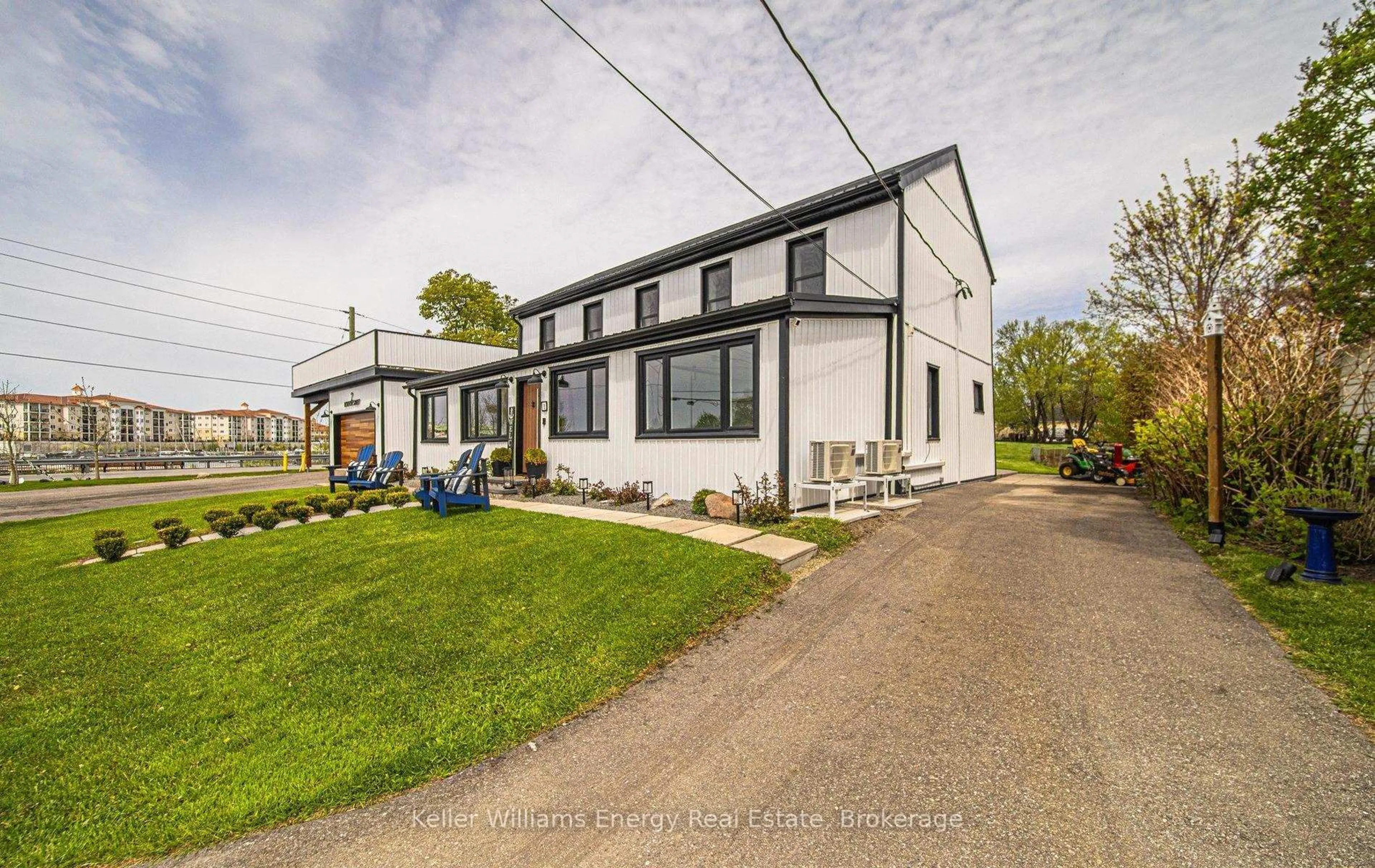 A pic from outside/outdoor area/front of a property/back of a property/a pic from drone, street for 2 Boulton St, Clarington Ontario L1B 1L9