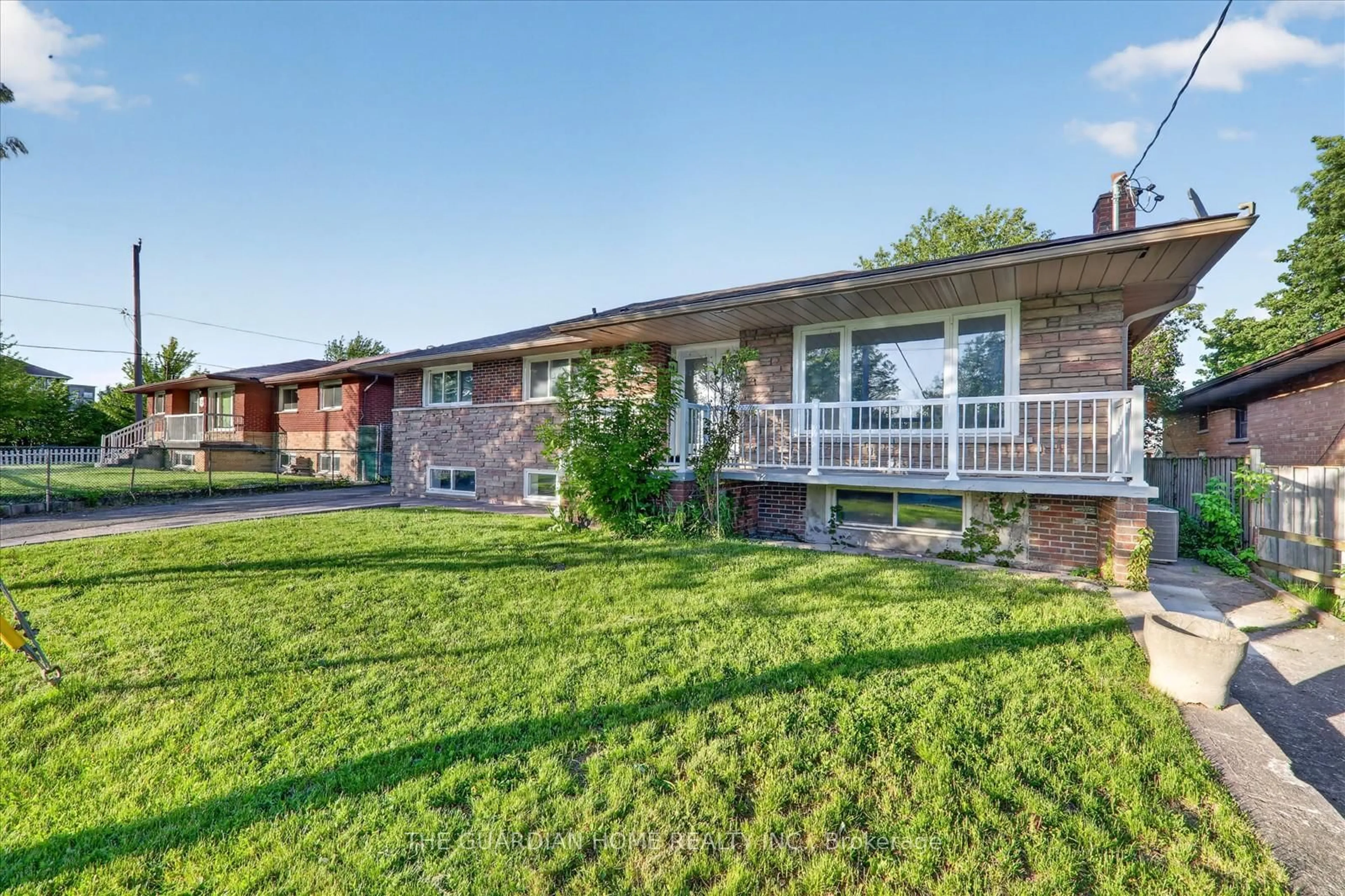 Home with brick exterior material, street for 75 Durham St, Oshawa Ontario L1J 5P6