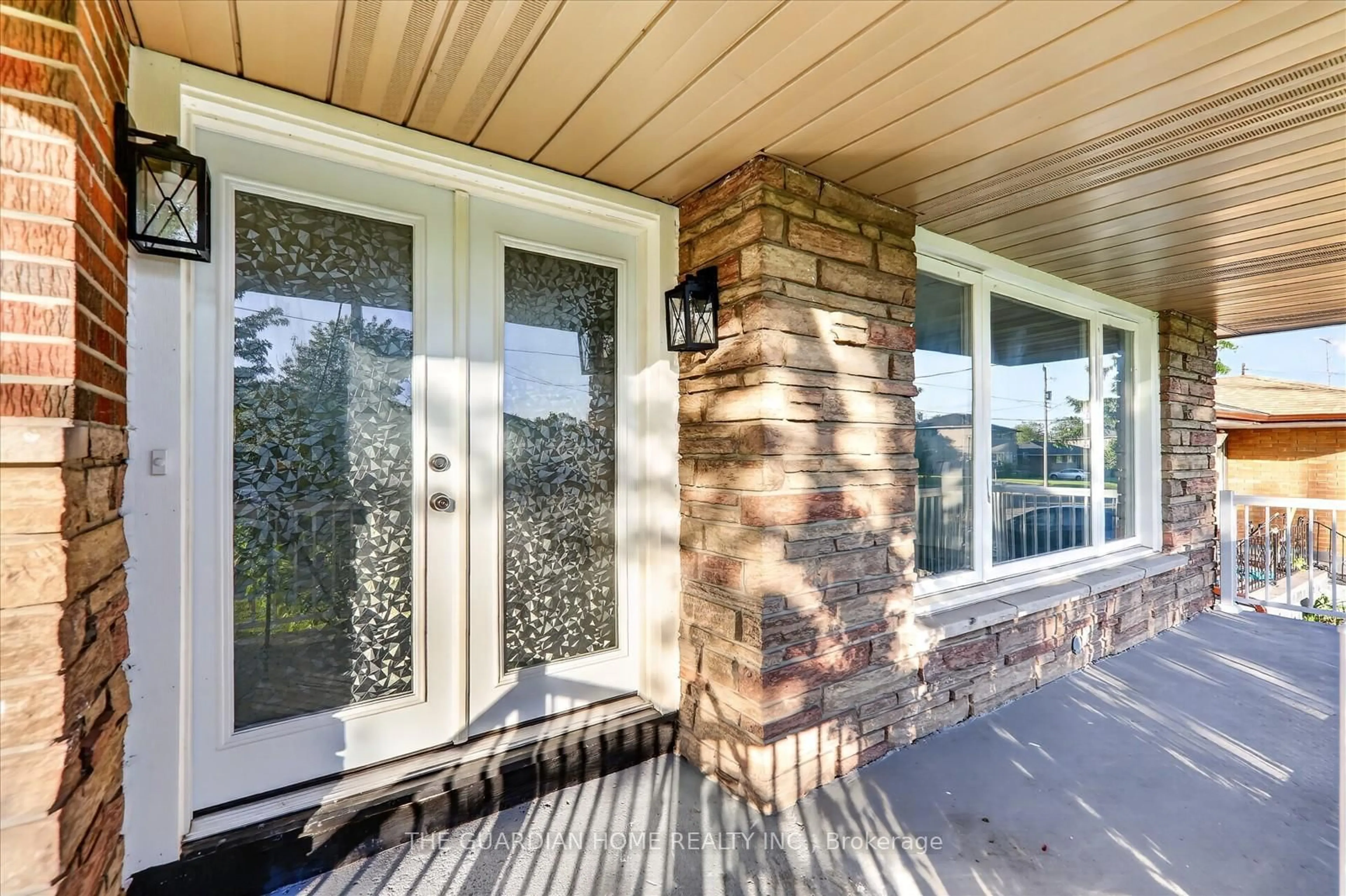 Unknown for 75 Durham St, Oshawa Ontario L1J 5P6