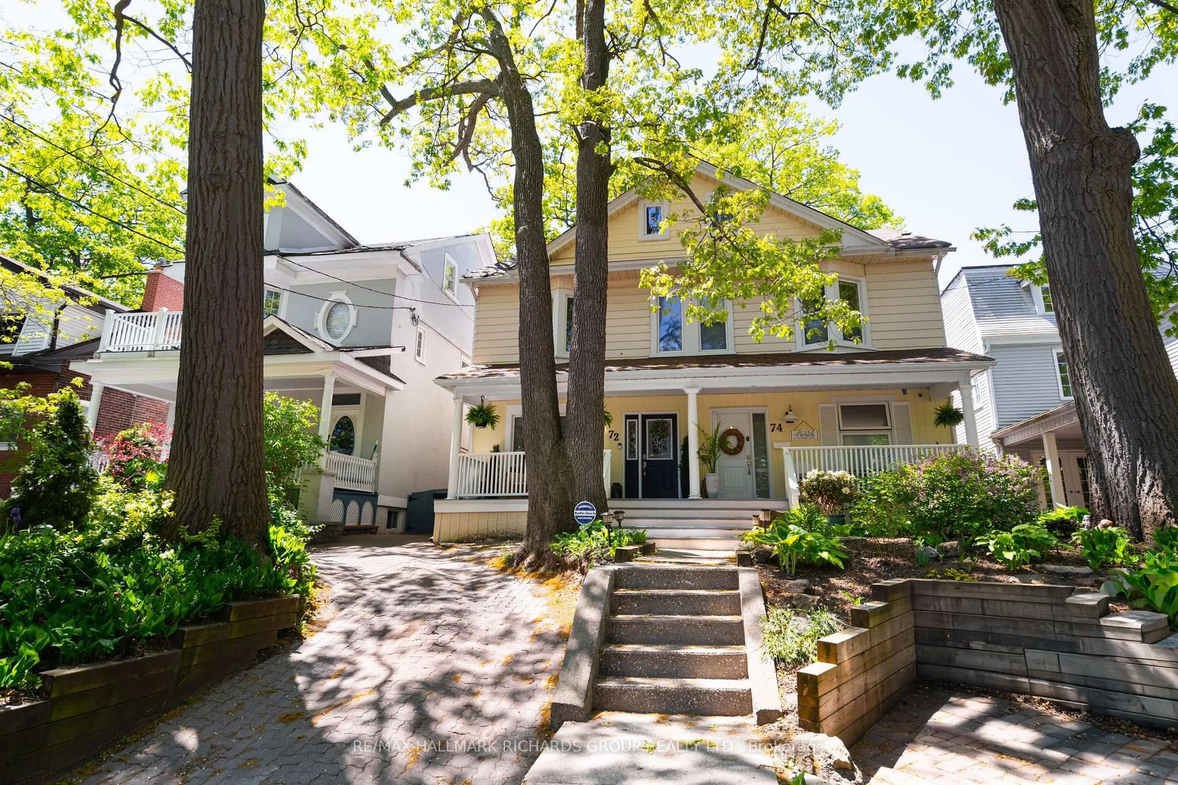 Patio, street for 72 Waverley Rd, Toronto Ontario M4L 3T1