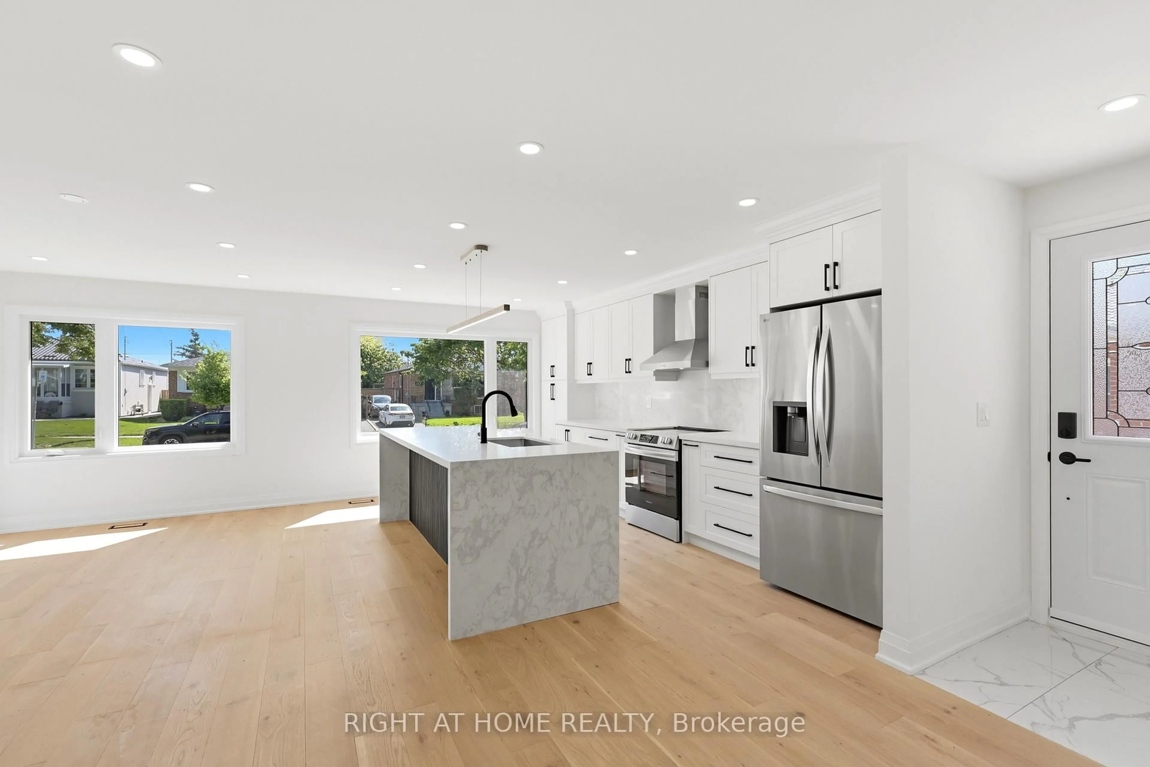 Open concept kitchen, unknown for 36 Vauxhall Dr, Toronto Ontario M1P 1P7