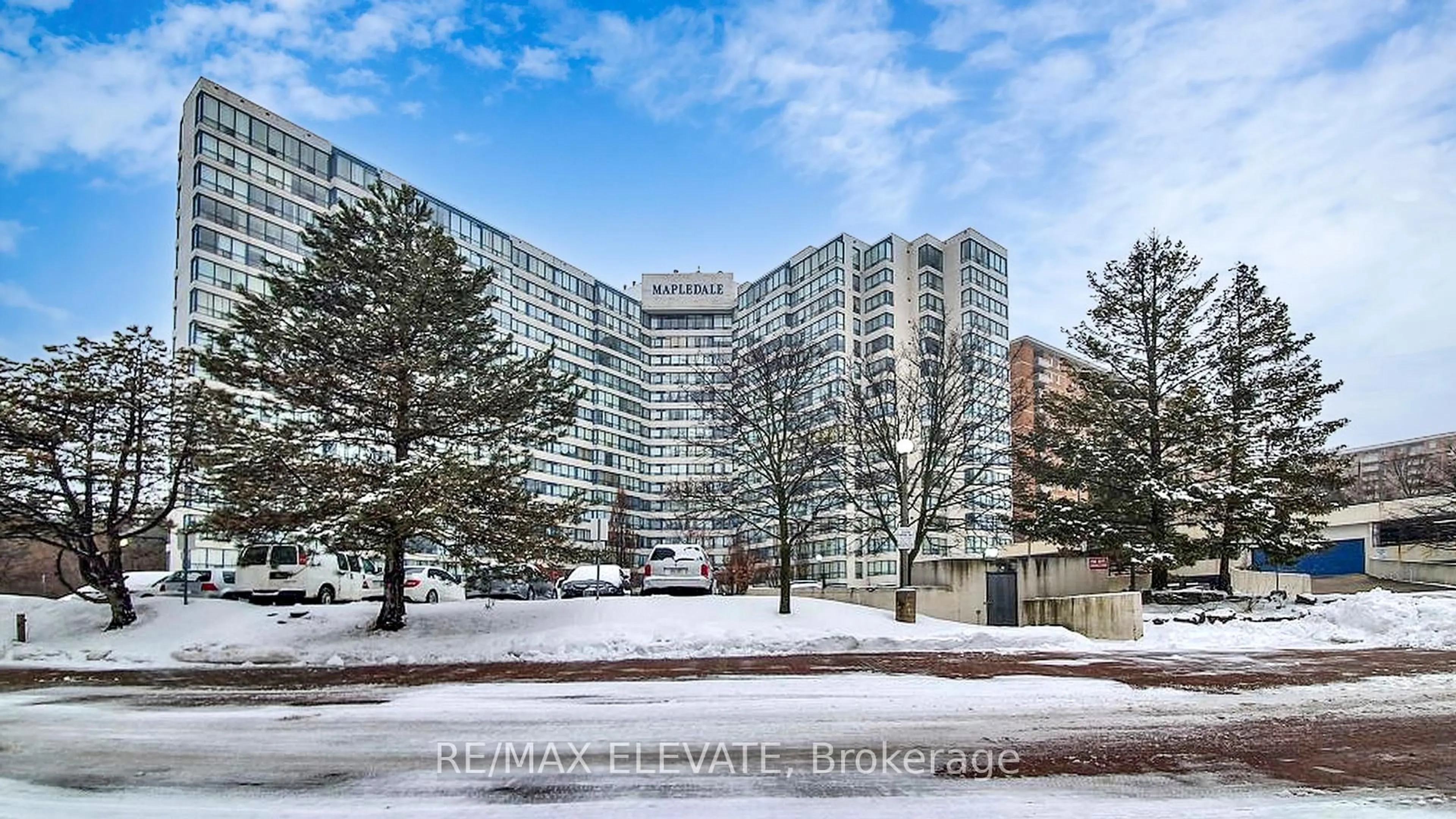 Indoor foyer for 3050 Ellesmere Rd #1102, Toronto Ontario M1E 5E6