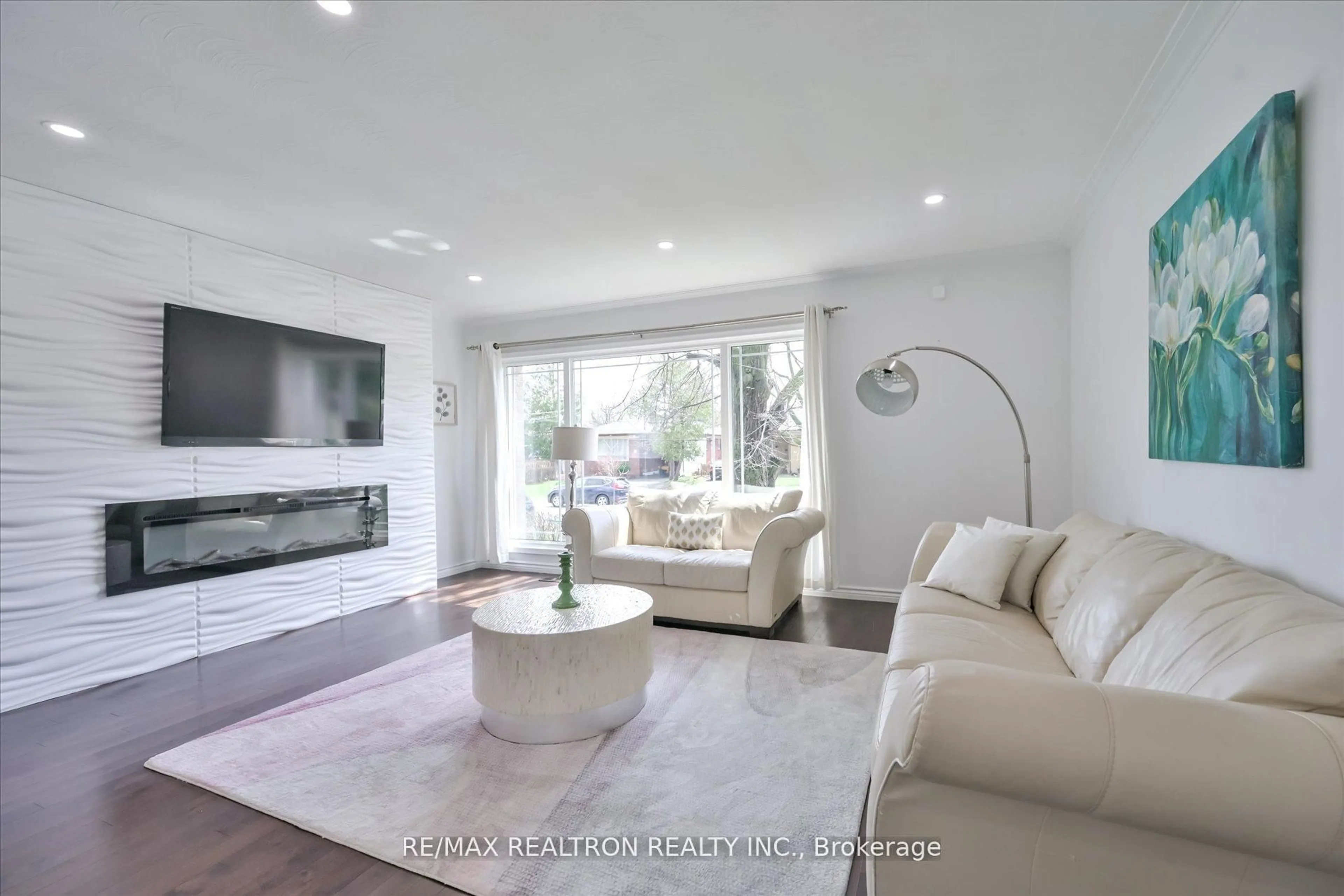 Living room with furniture, unknown for 16 Arnprior Rd, Toronto Ontario M1K 5A6
