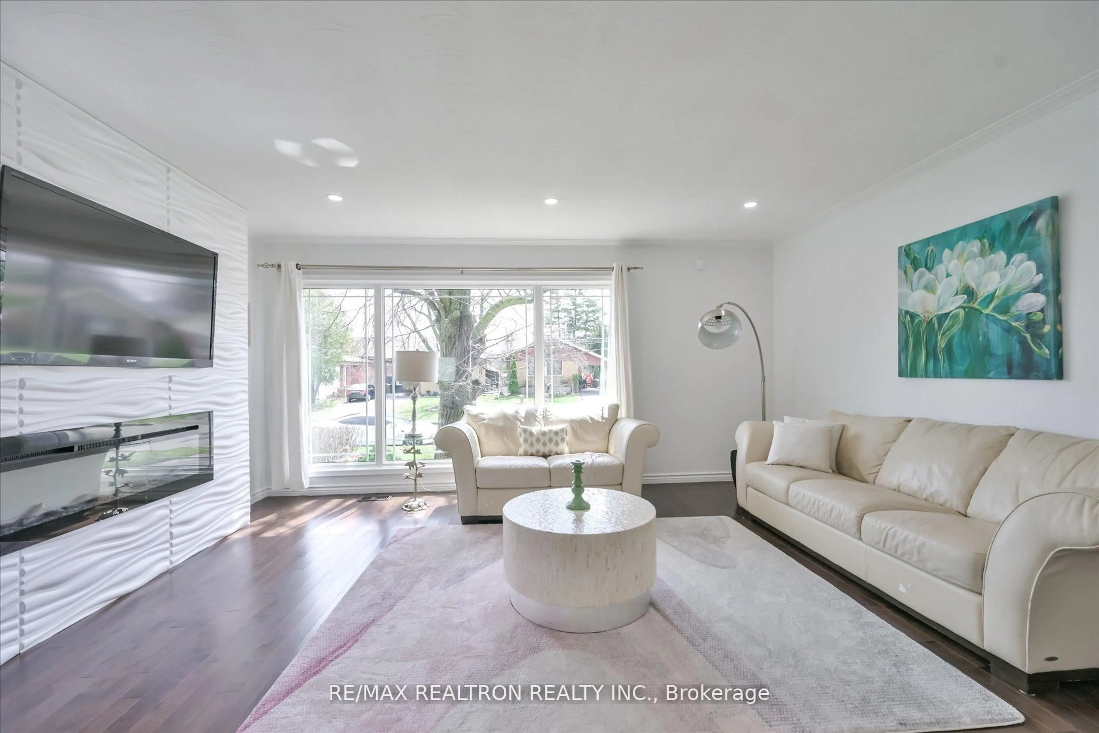 Living room with furniture, unknown for 16 Arnprior Rd, Toronto Ontario M1K 5A6