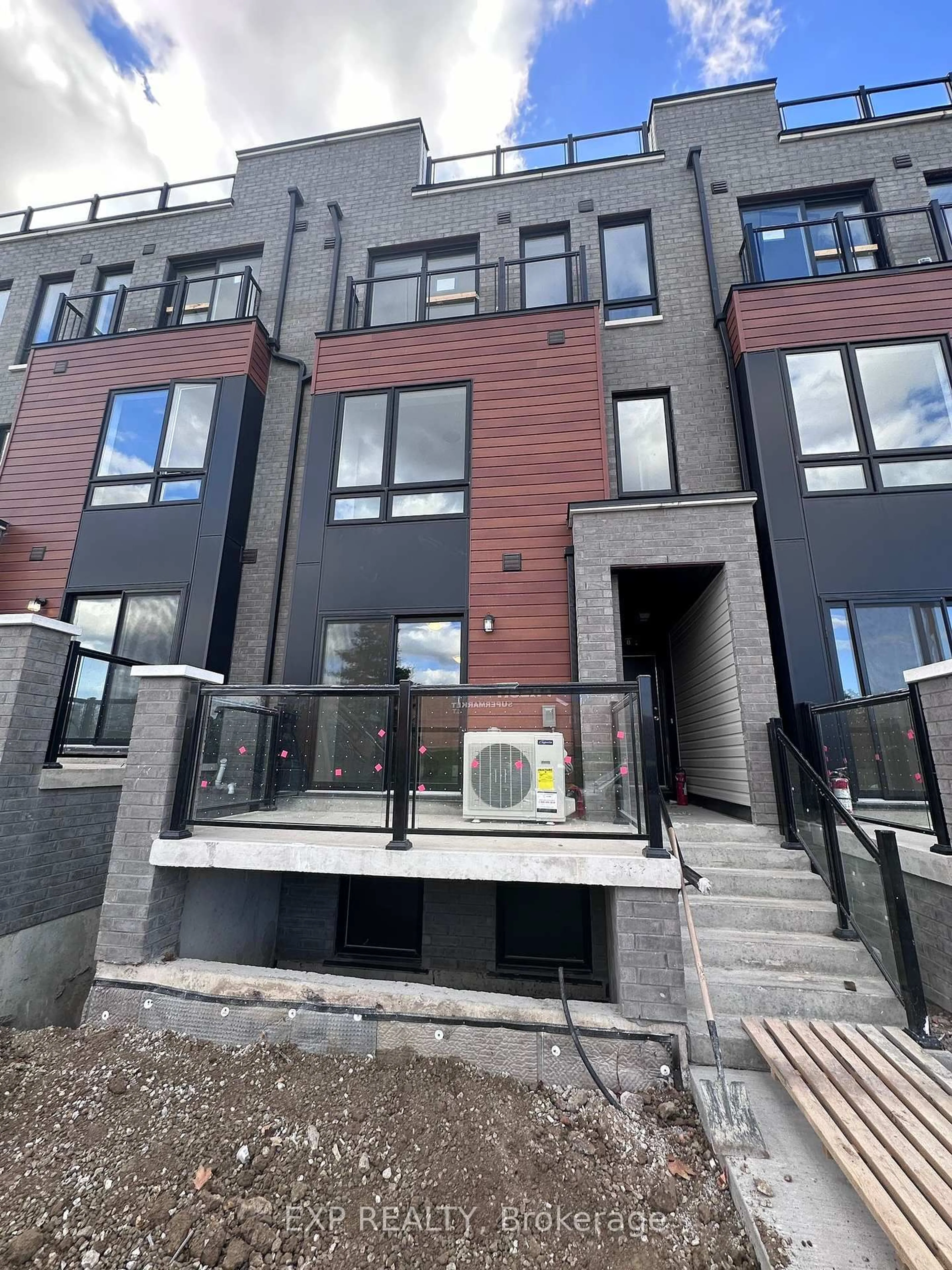 Unknown for 30 Liben Way #38, Toronto Ontario M1B 0E8