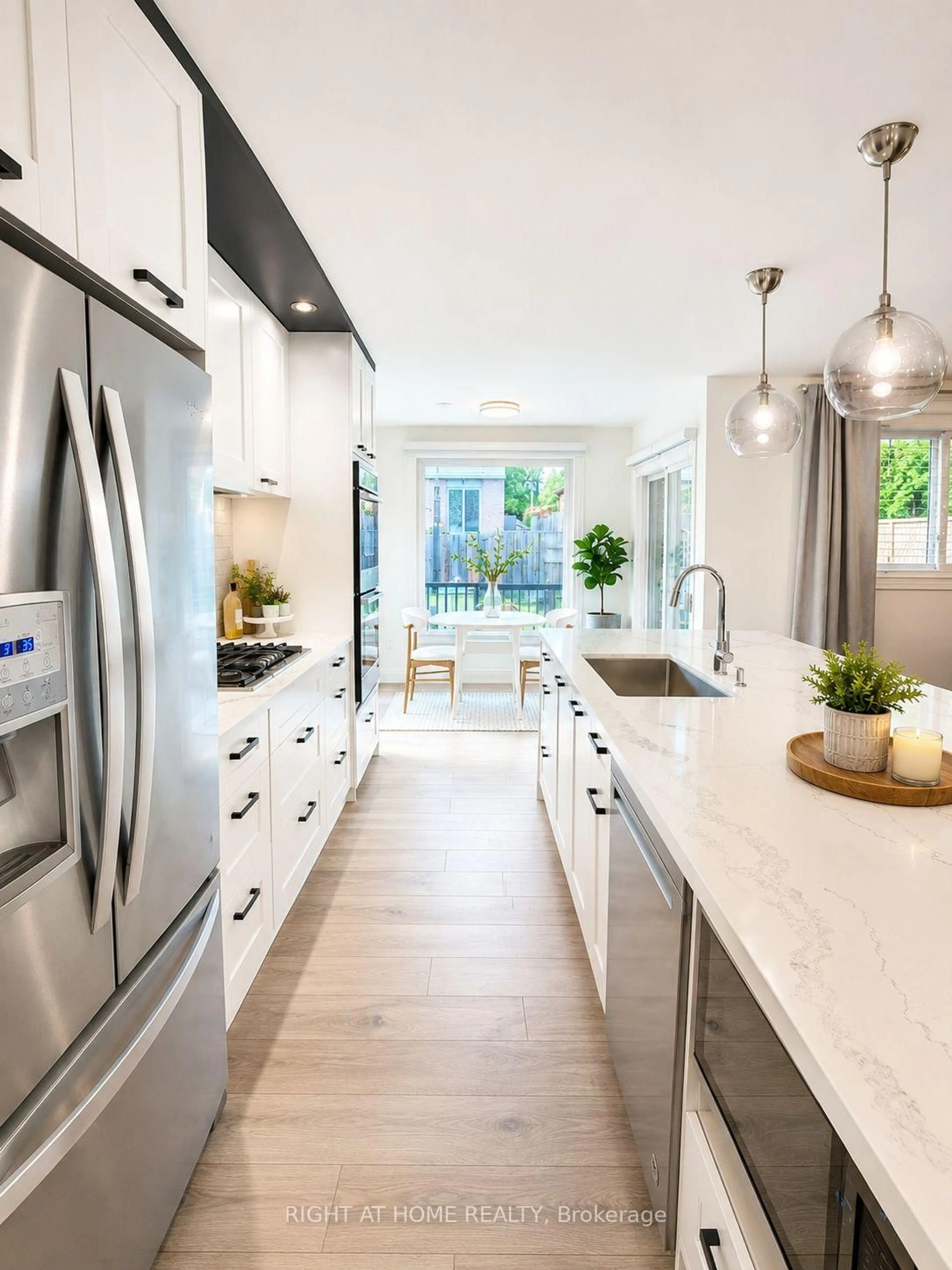Contemporary kitchen, unknown for 357 Dickens Dr, Oshawa Ontario L1K 1N4