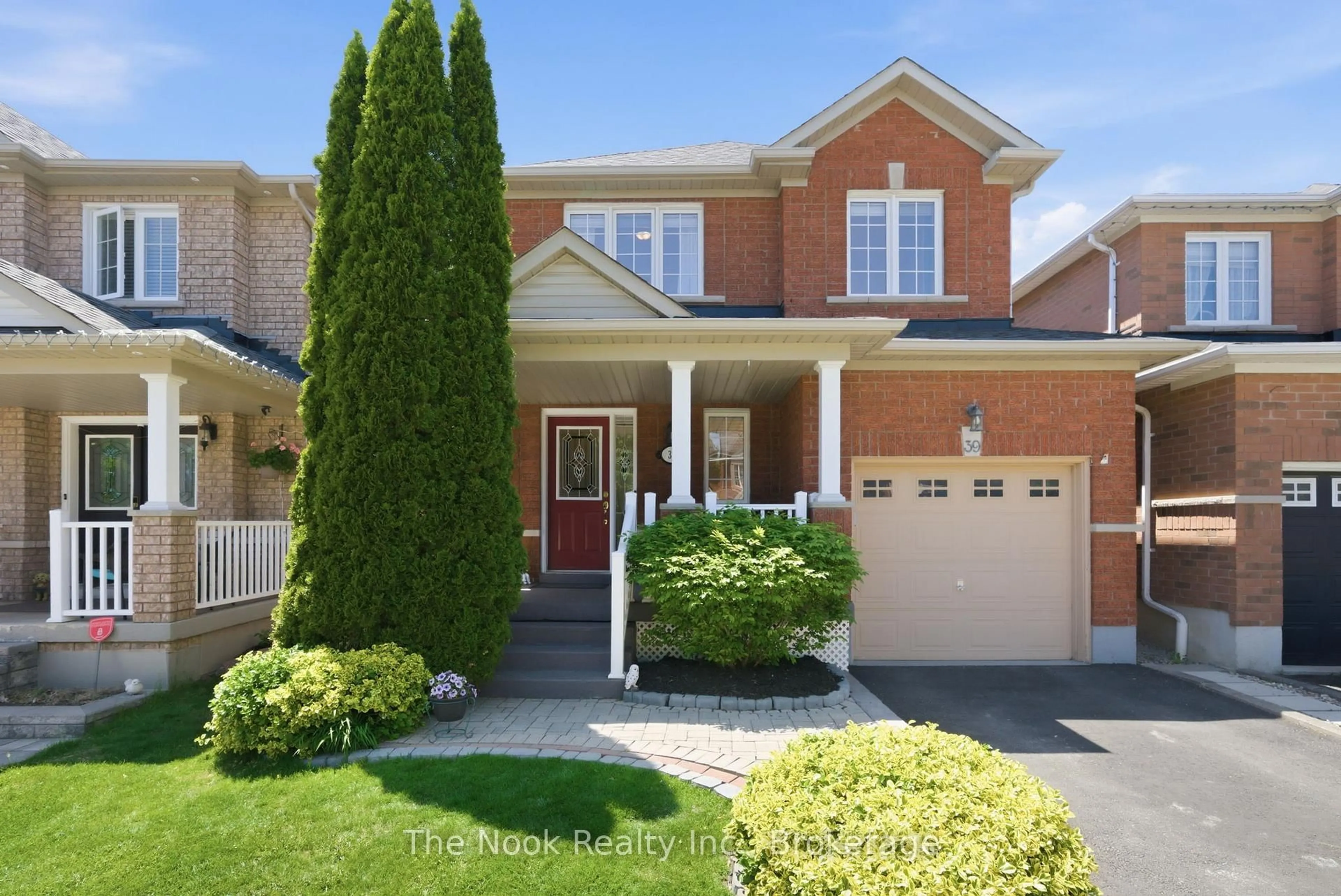 Home with brick exterior material, street for 39 Rampart Cres, Whitby Ontario L1P 1T6