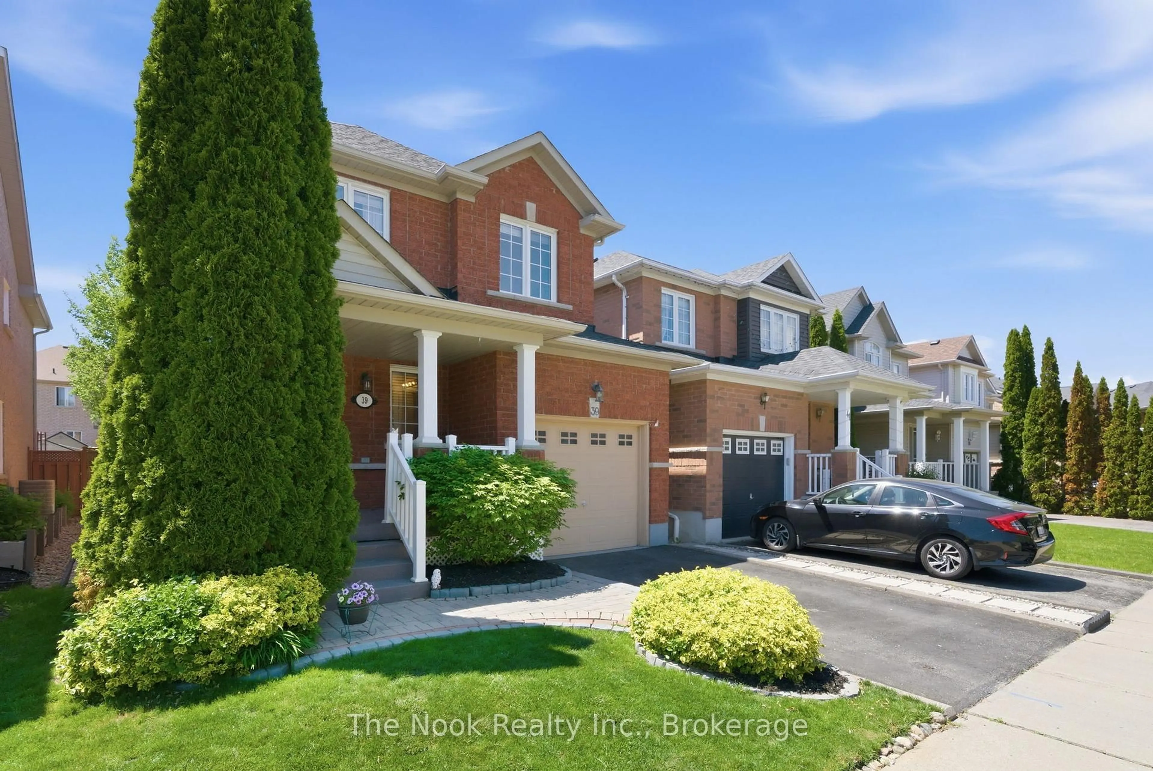 Home with brick exterior material, street for 39 Rampart Cres, Whitby Ontario L1P 1T6