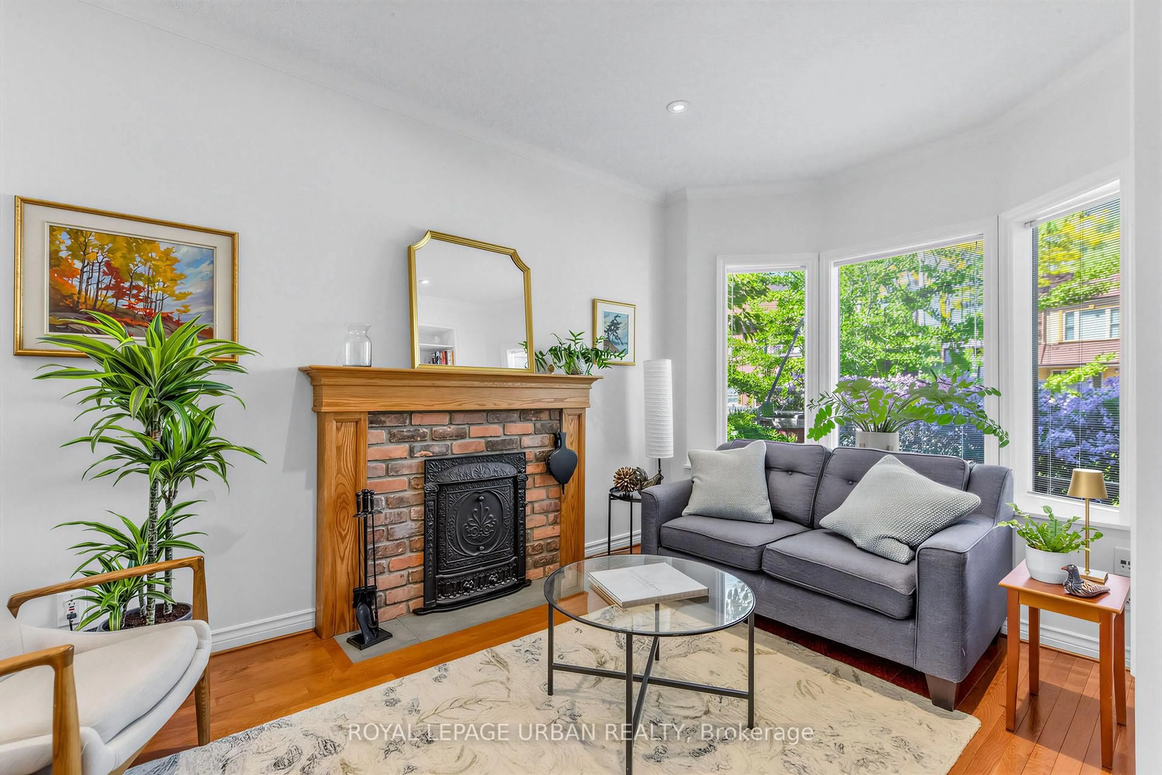 Living room with furniture, unknown for 115 Jackman Ave, Toronto Ontario M4K 2Y1