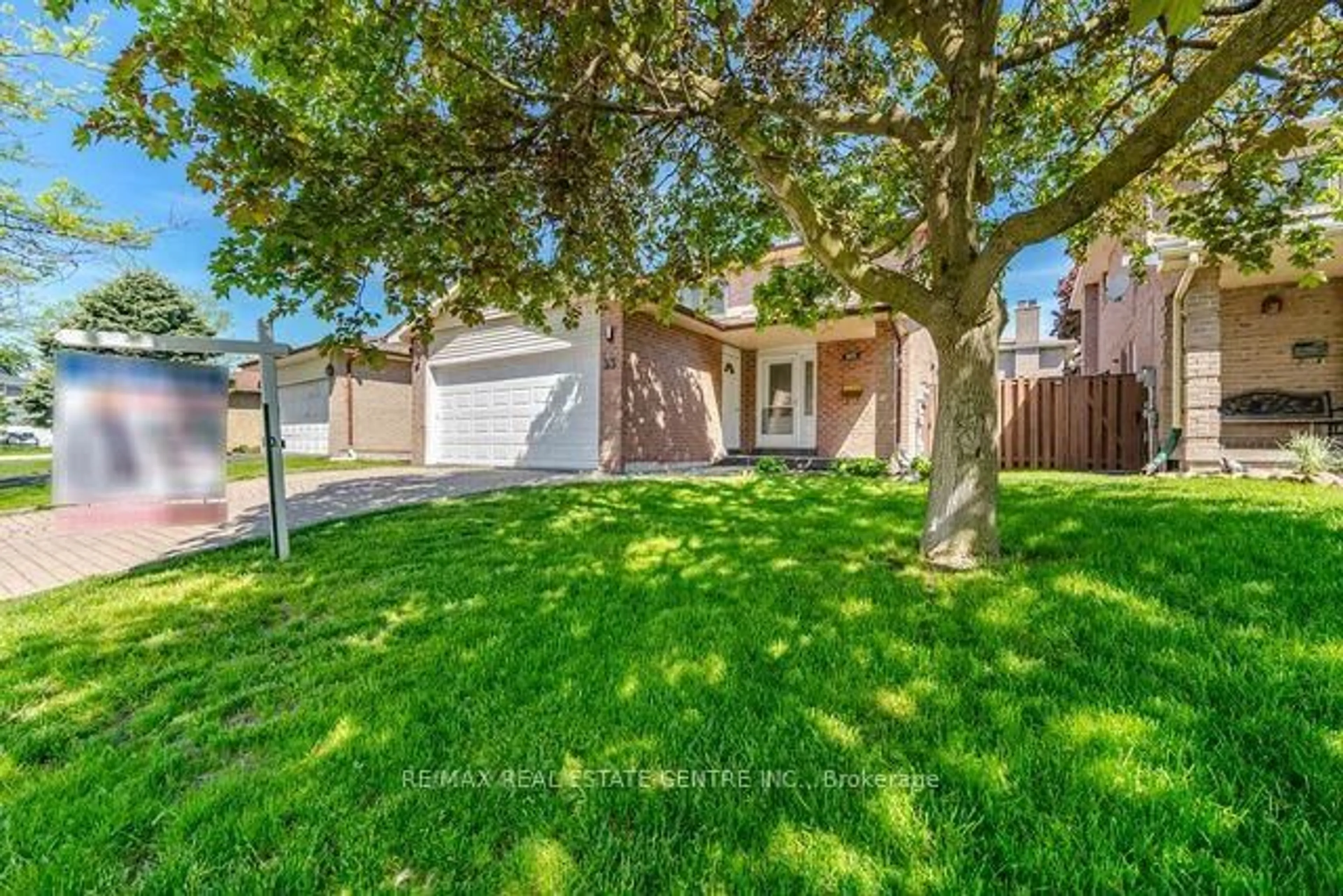 A pic from outside/outdoor area/front of a property/back of a property/a pic from drone, street for 53 Farmhill Crt, Toronto Ontario M1B 2M1