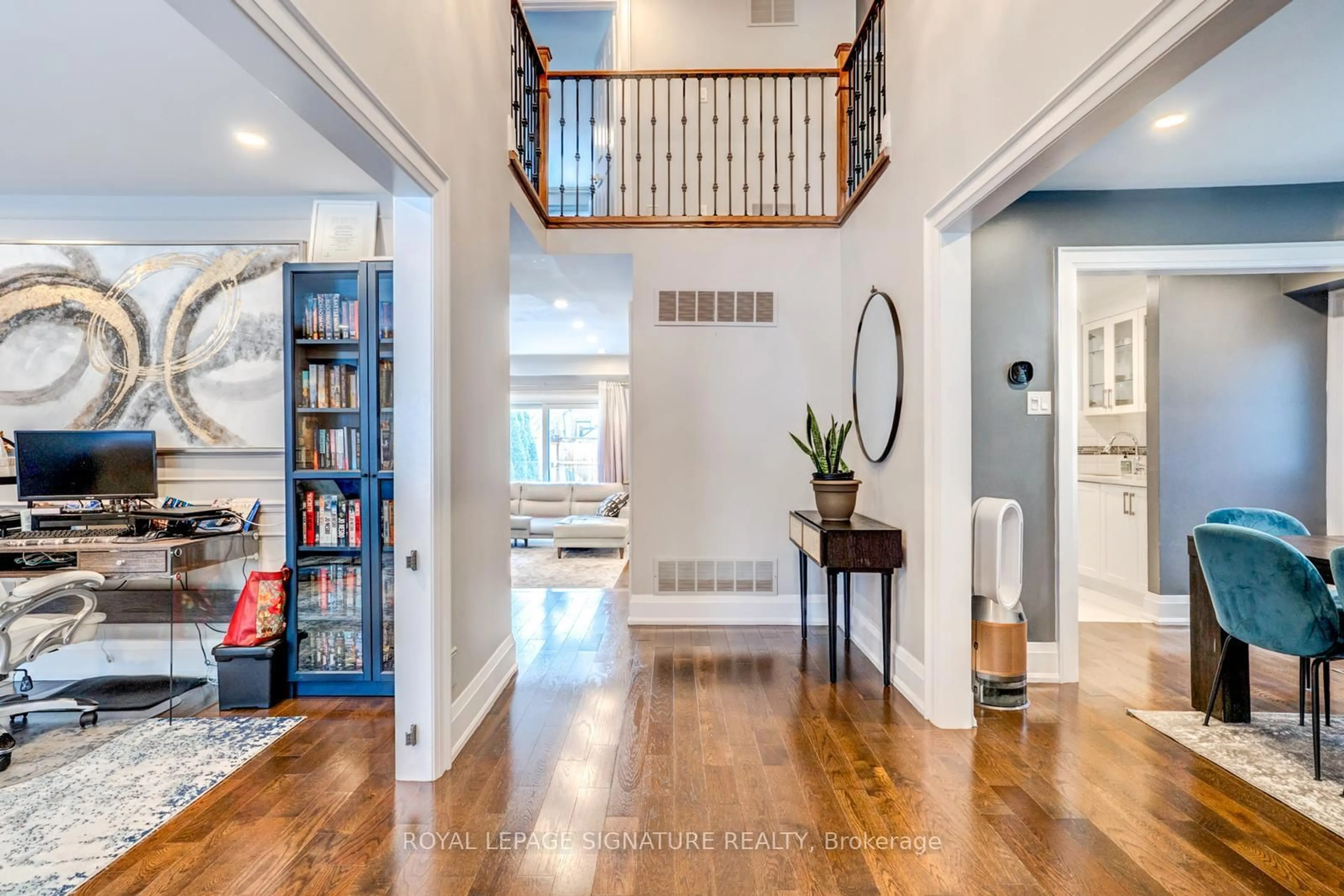Indoor entryway for 216 Huntsmill Blvd, Toronto Ontario M1W 3E1