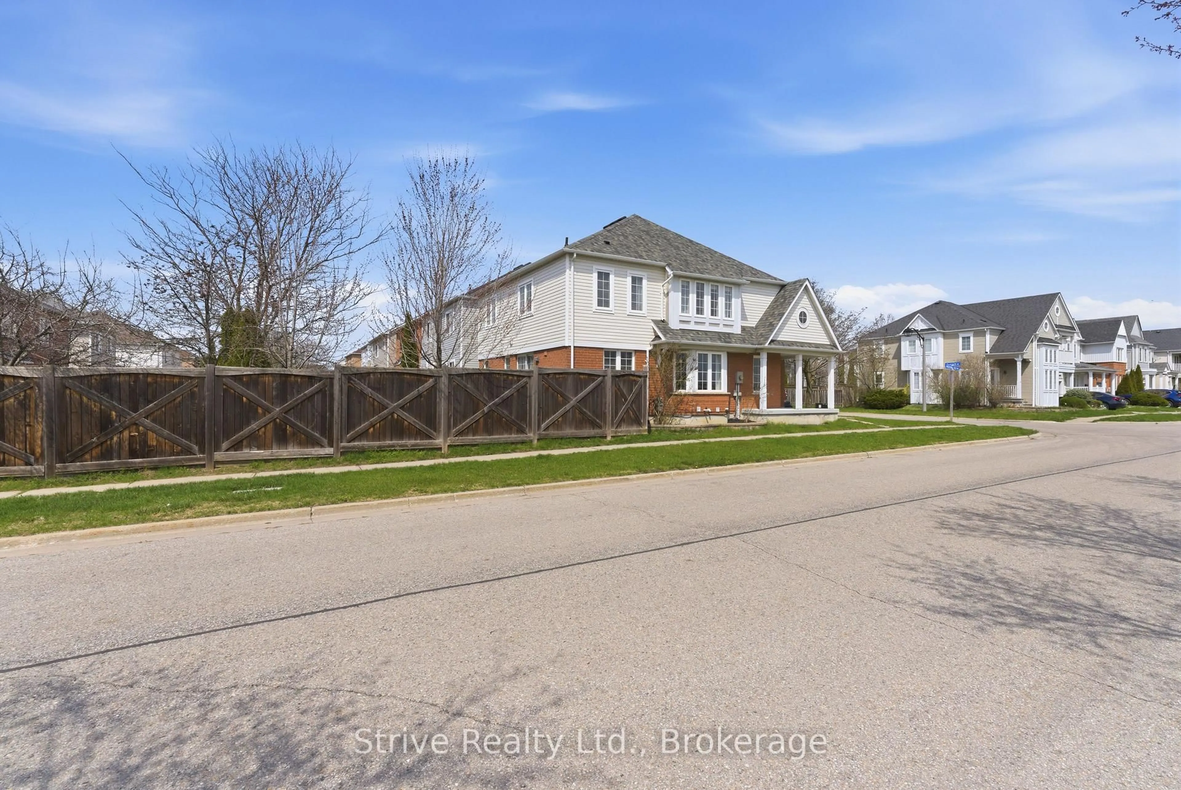A pic from outside/outdoor area/front of a property/back of a property/a pic from drone, street for 1360 Dumont St, Oshawa Ontario L1K 2V3
