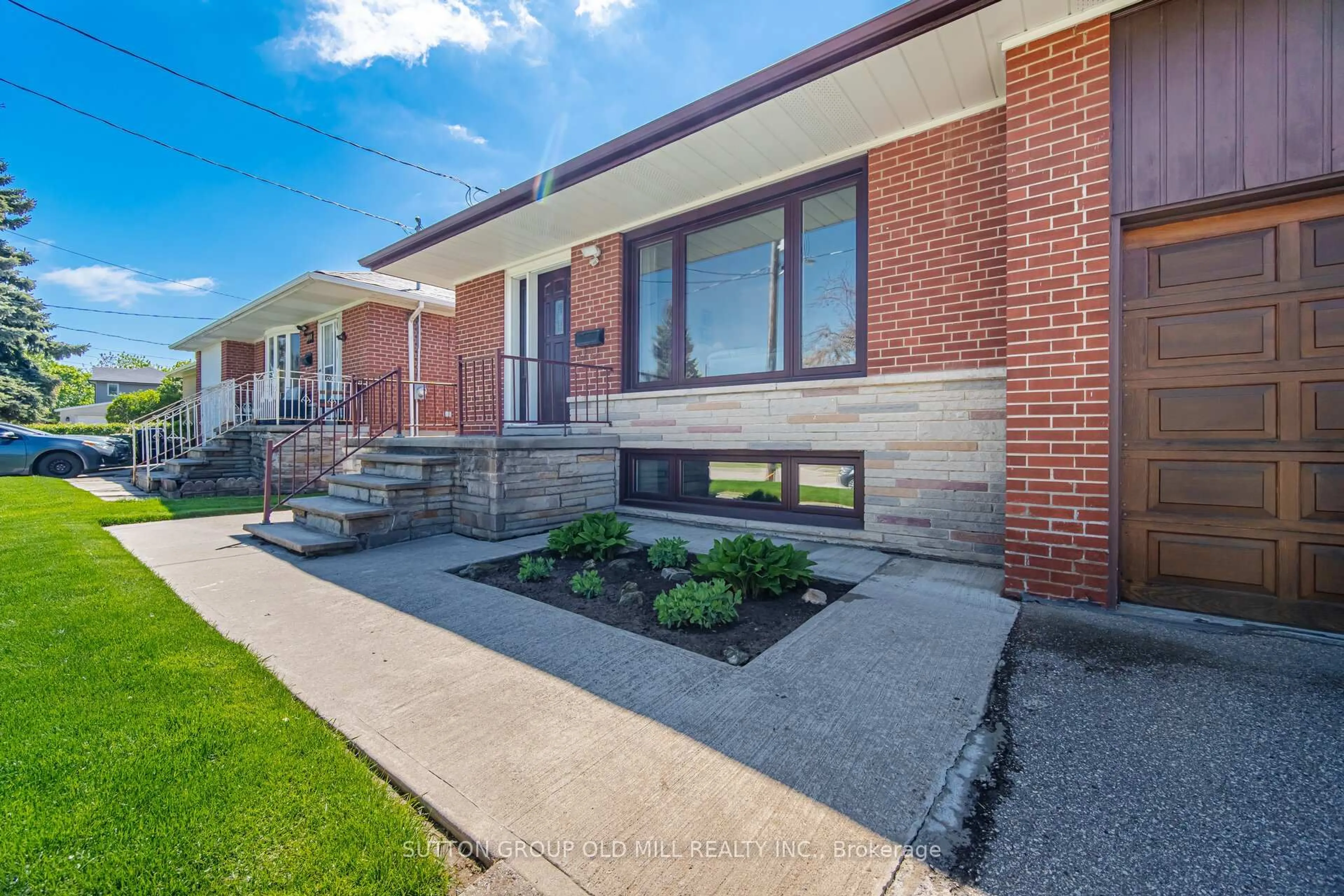Home with brick exterior material, street for 99 Scarden Ave, Toronto Ontario M1T 1W4
