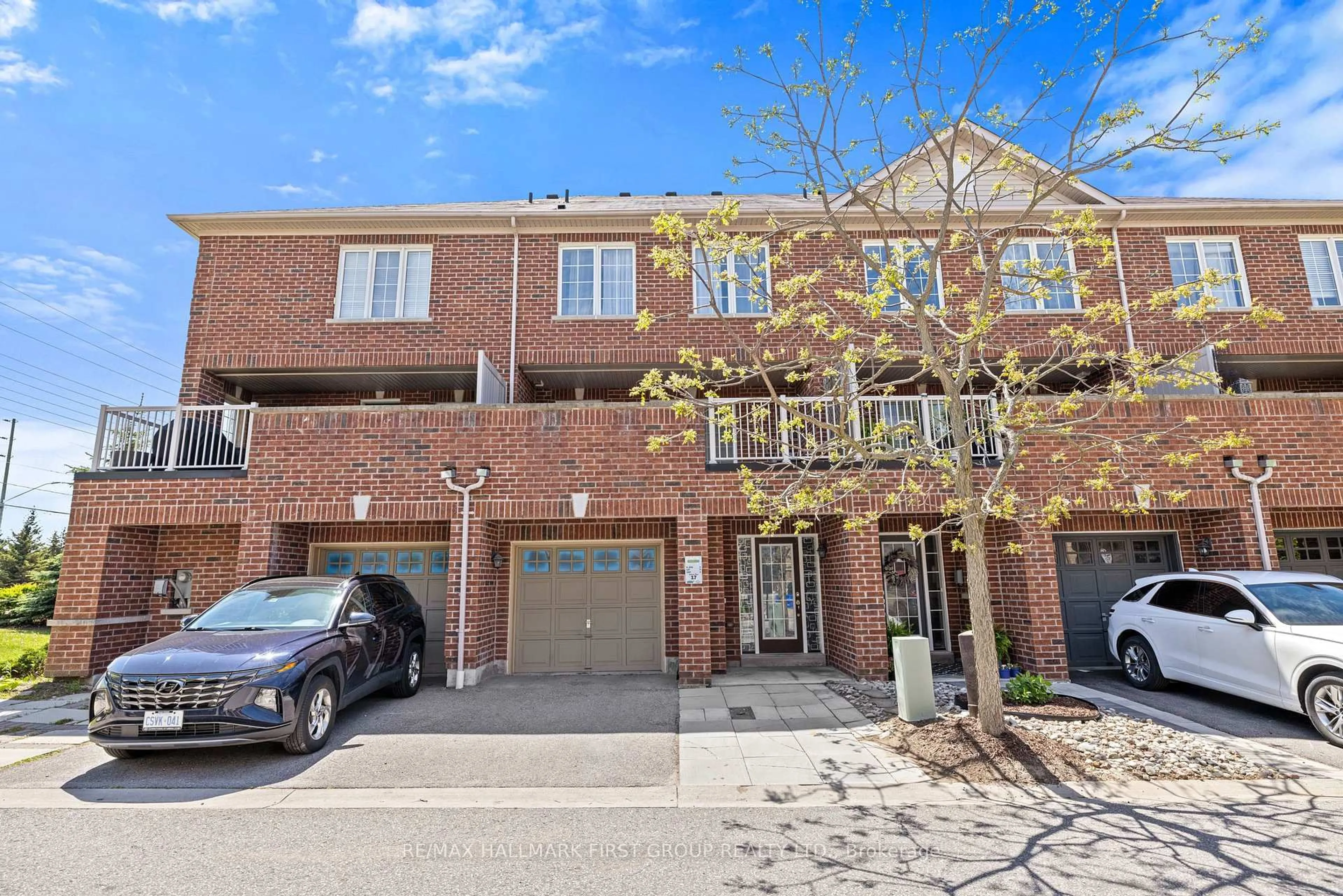Home with brick exterior material, street for 17 Edison Way, Whitby Ontario L1R 0J9