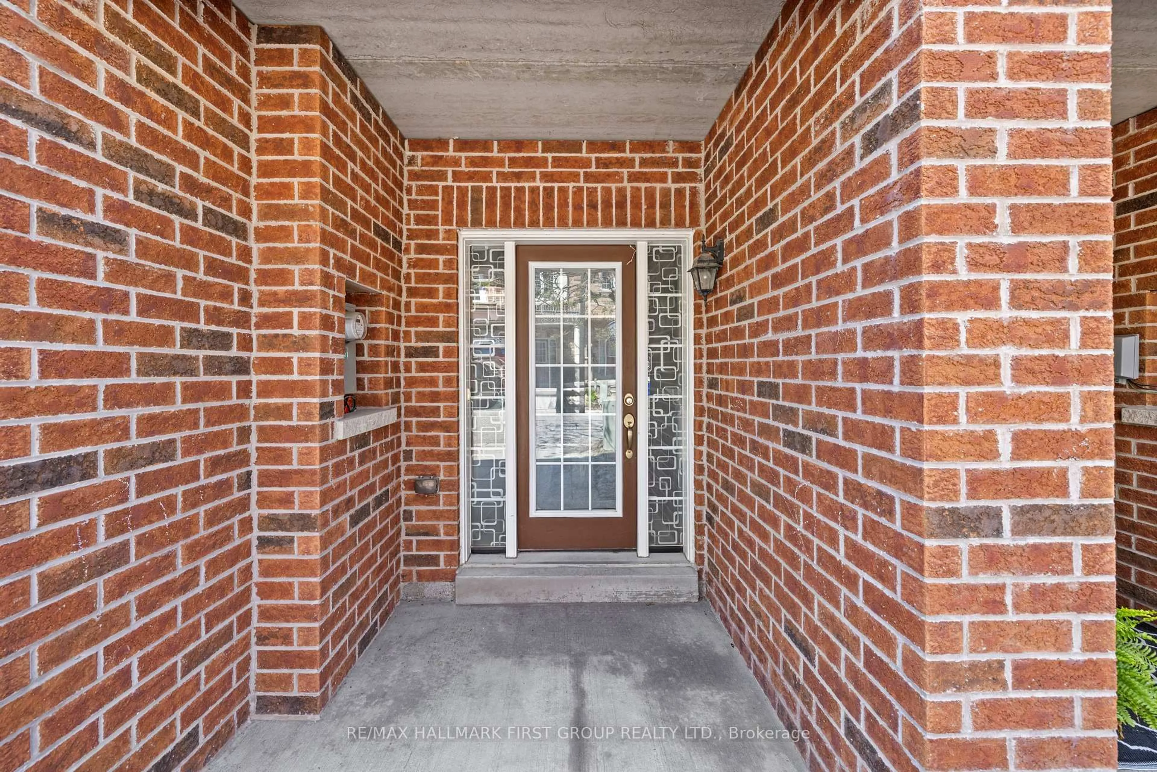 Home with brick exterior material, street for 17 Edison Way, Whitby Ontario L1R 0J9