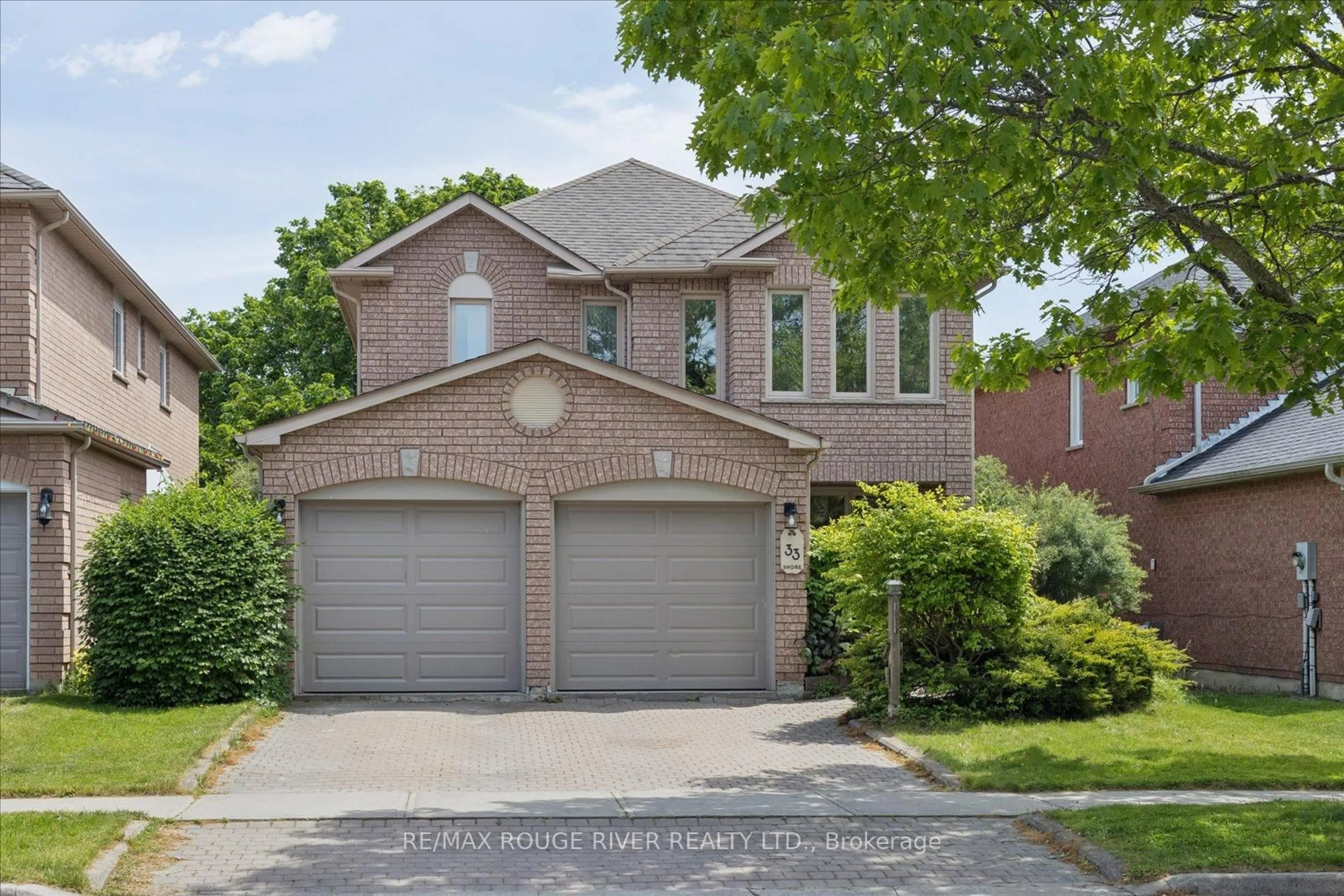 Home with brick exterior material, street for 33 Shore Ave, Whitby Ontario L1R 2L7
