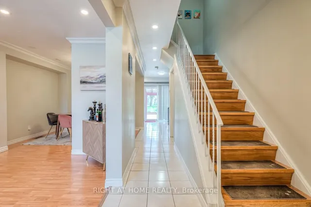 37 McKnight Dr, Toronto 5