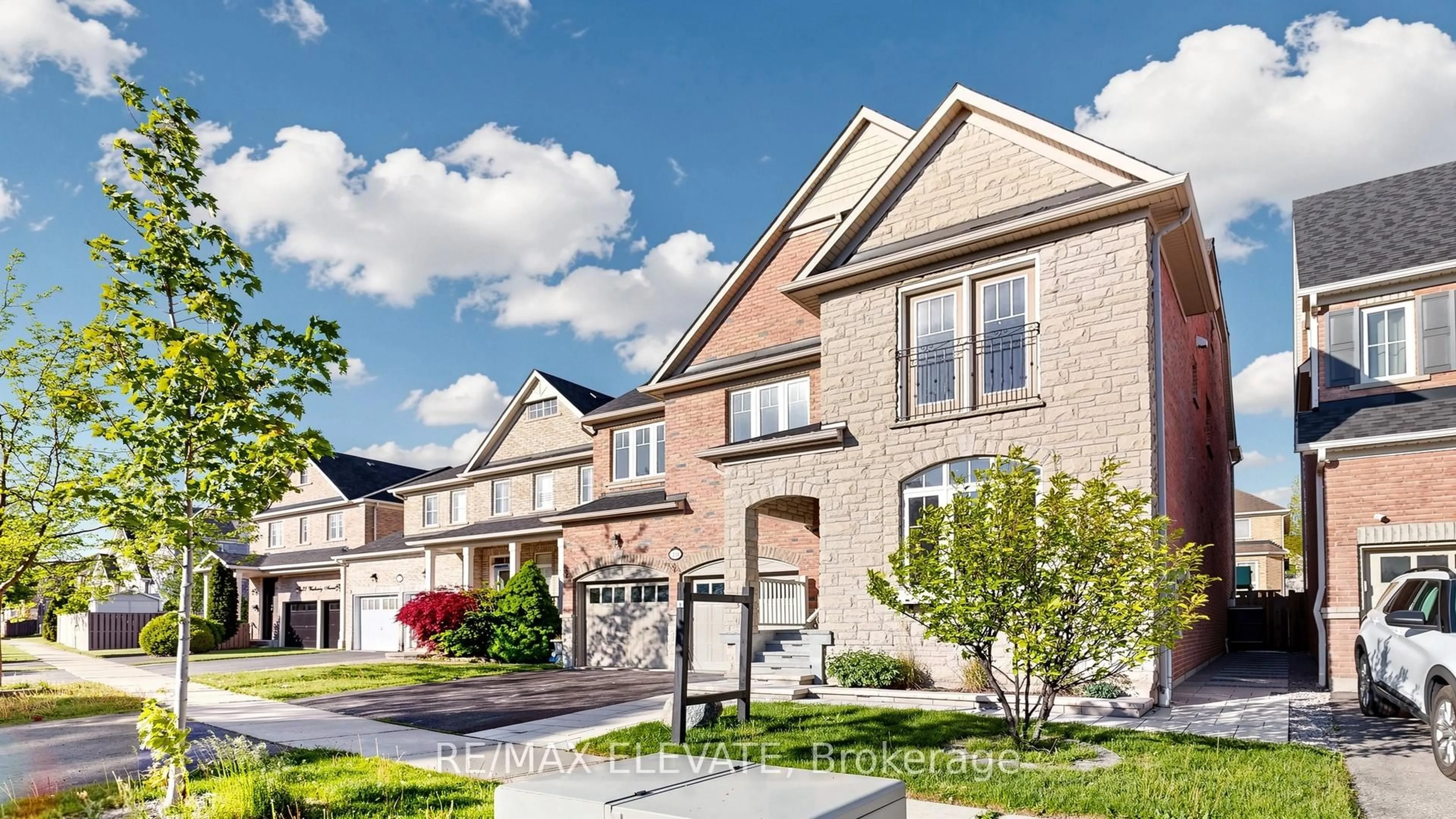 Home with brick exterior material, street for 19 Weatherby Ave, Ajax Ontario L1Z 1R7