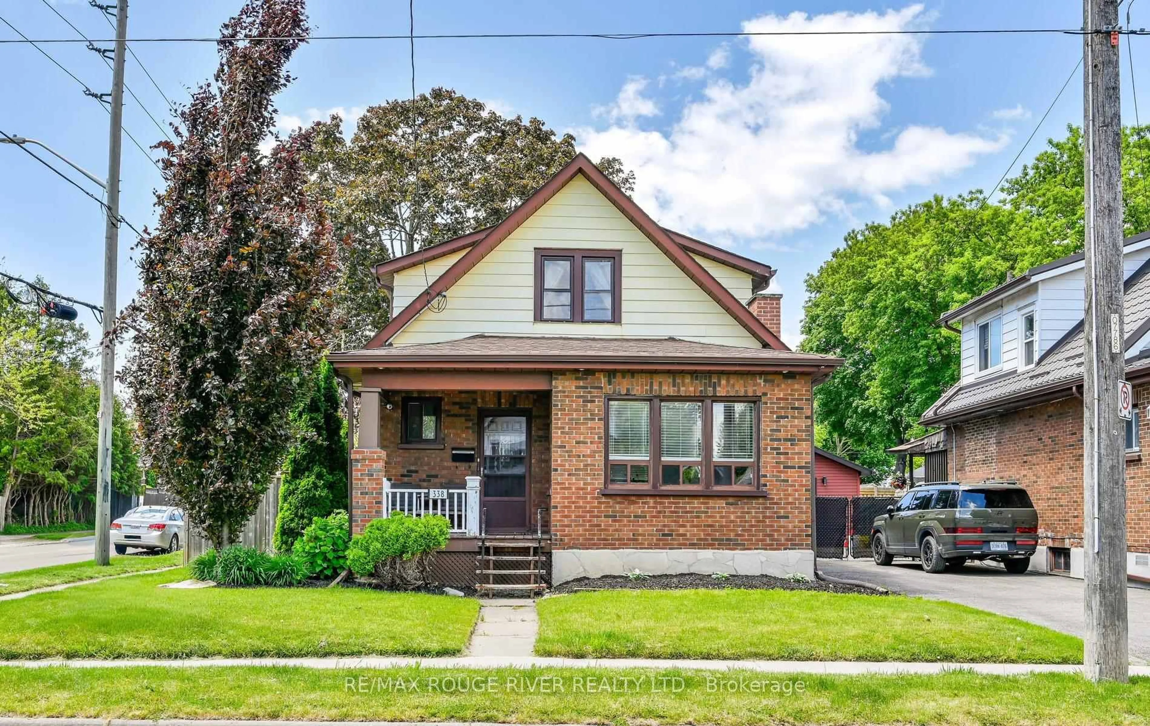 Home with brick exterior material, street for 338 Jarvis St, Oshawa Ontario L1G 5L2