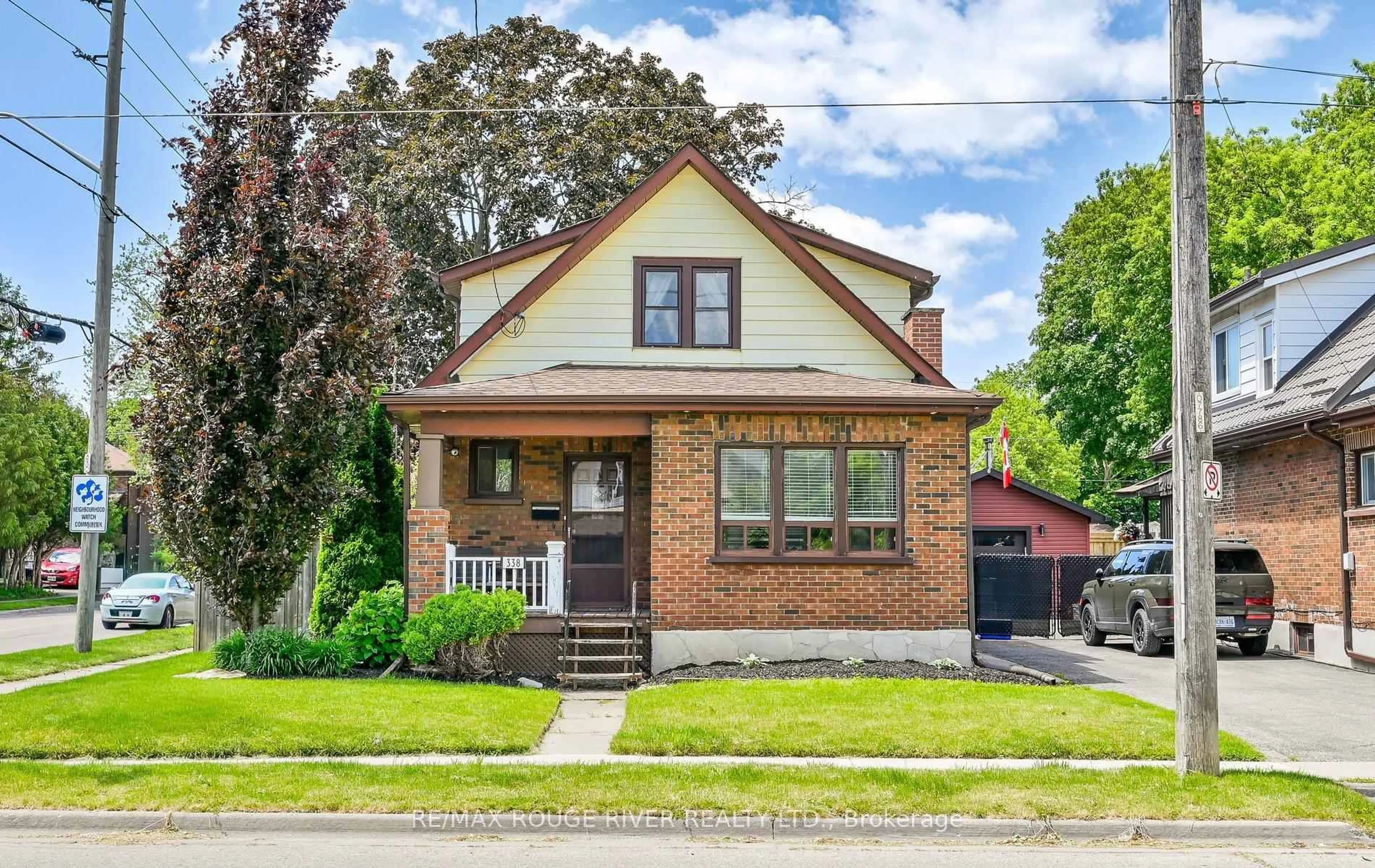 Home with brick exterior material, street for 338 Jarvis St, Oshawa Ontario L1G 5L2