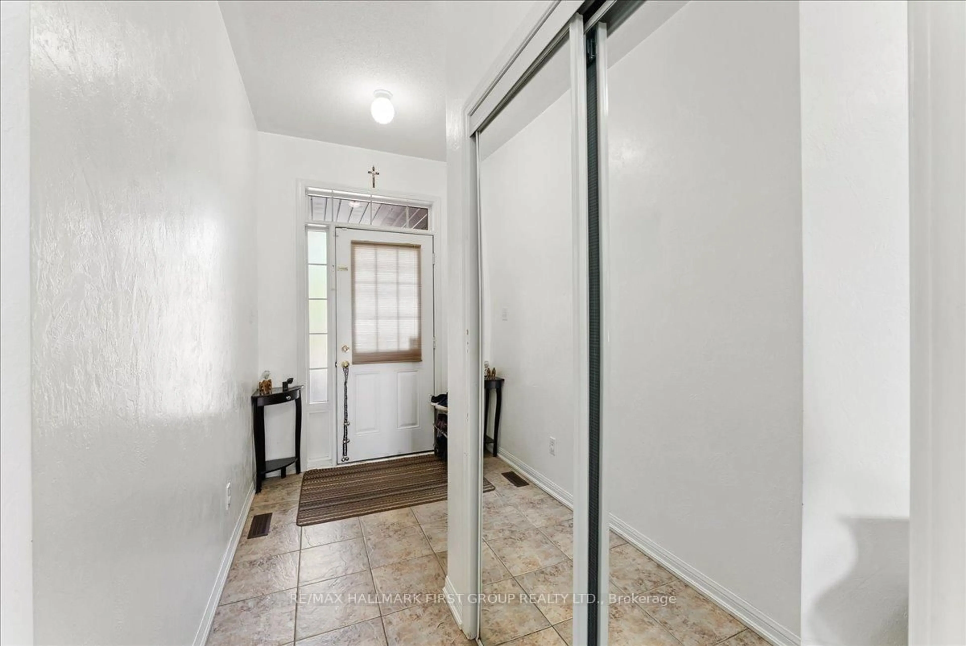 Indoor entryway for 57 Barkdale Way, Whitby Ontario L1N 0G1