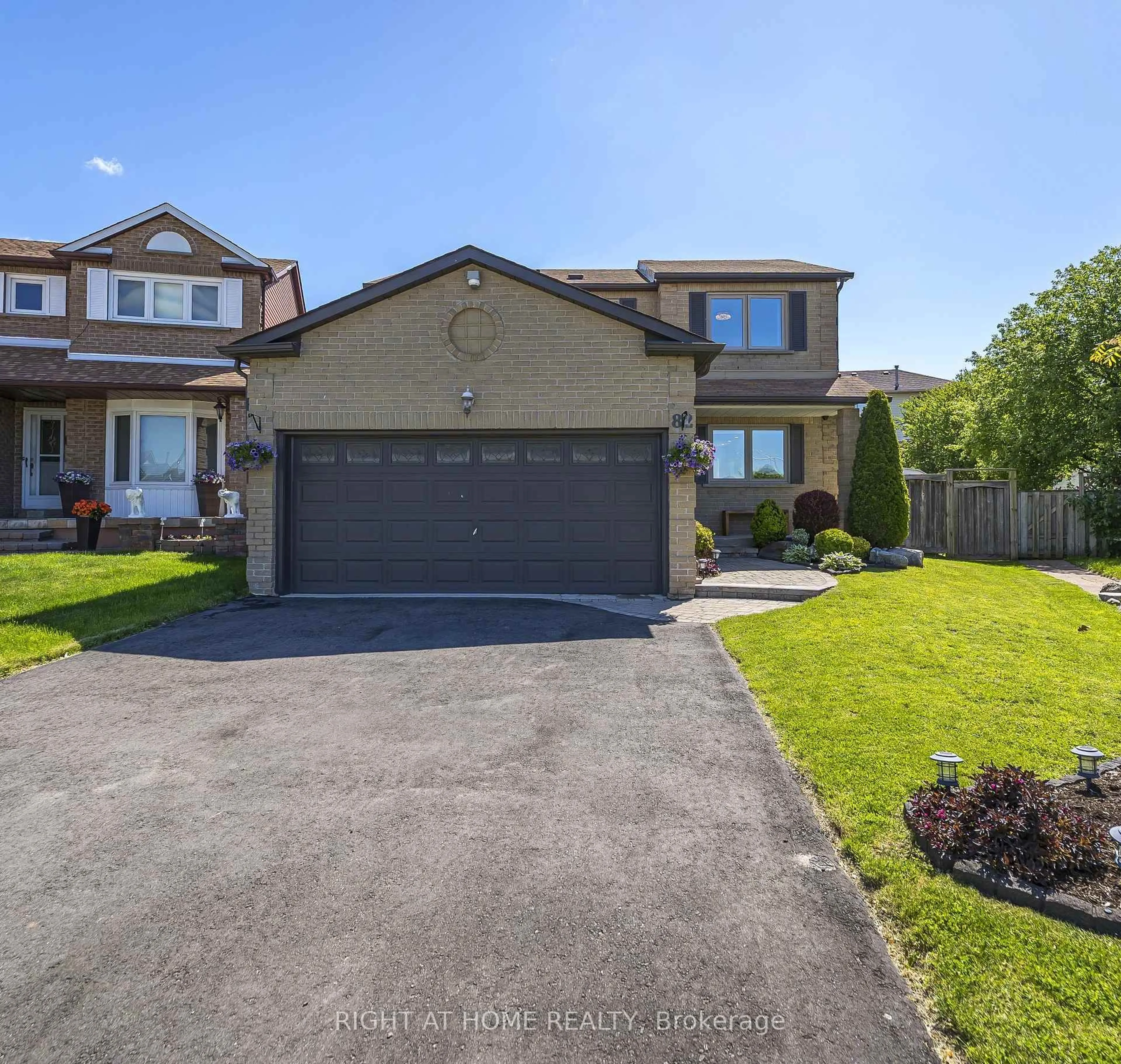 A pic from outside/outdoor area/front of a property/back of a property/a pic from drone, street for 82 Reed Dr, Ajax Ontario L1S 6T6