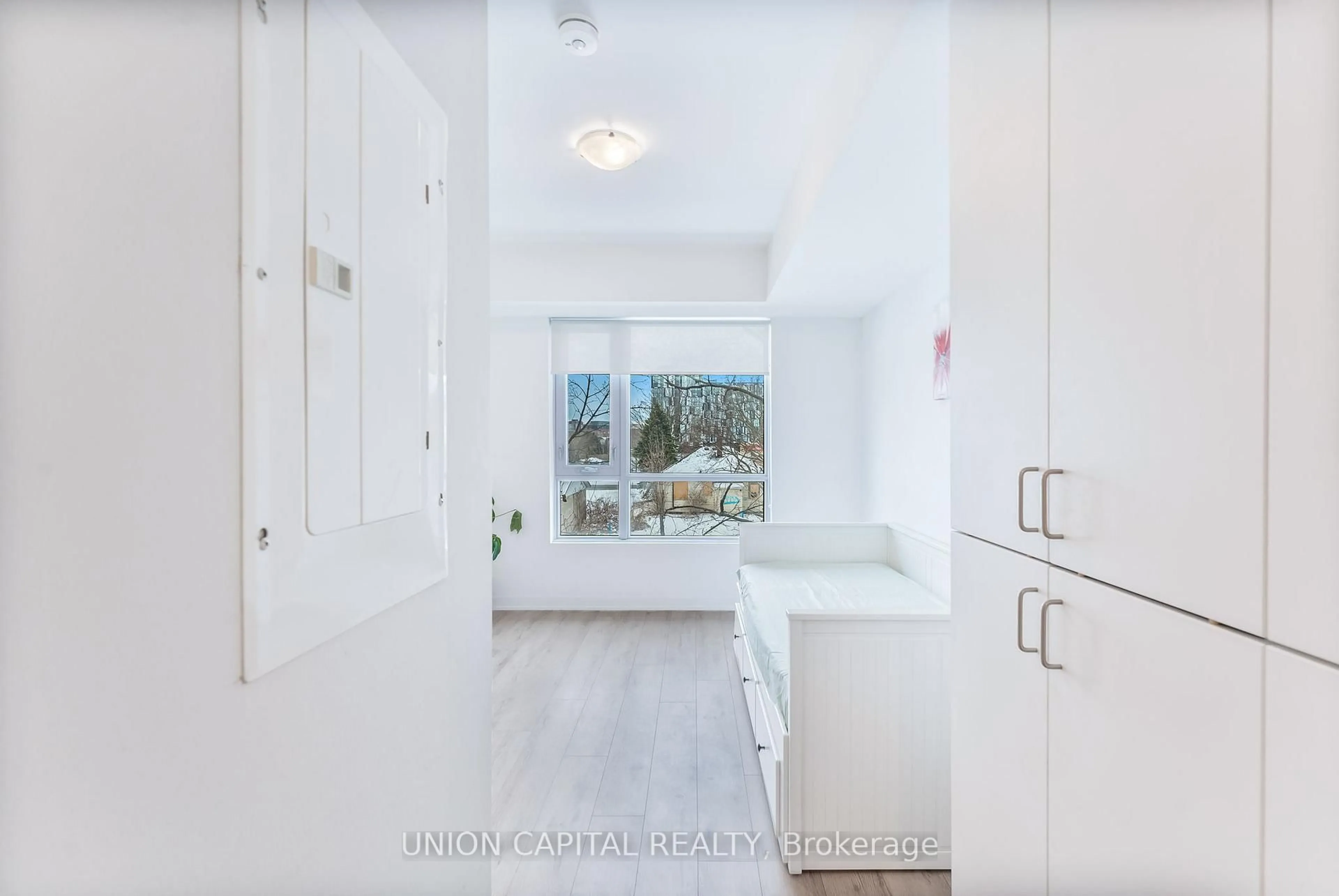 Unknown for 1800 Simcoe St #201, Oshawa Ontario L1G 0C2