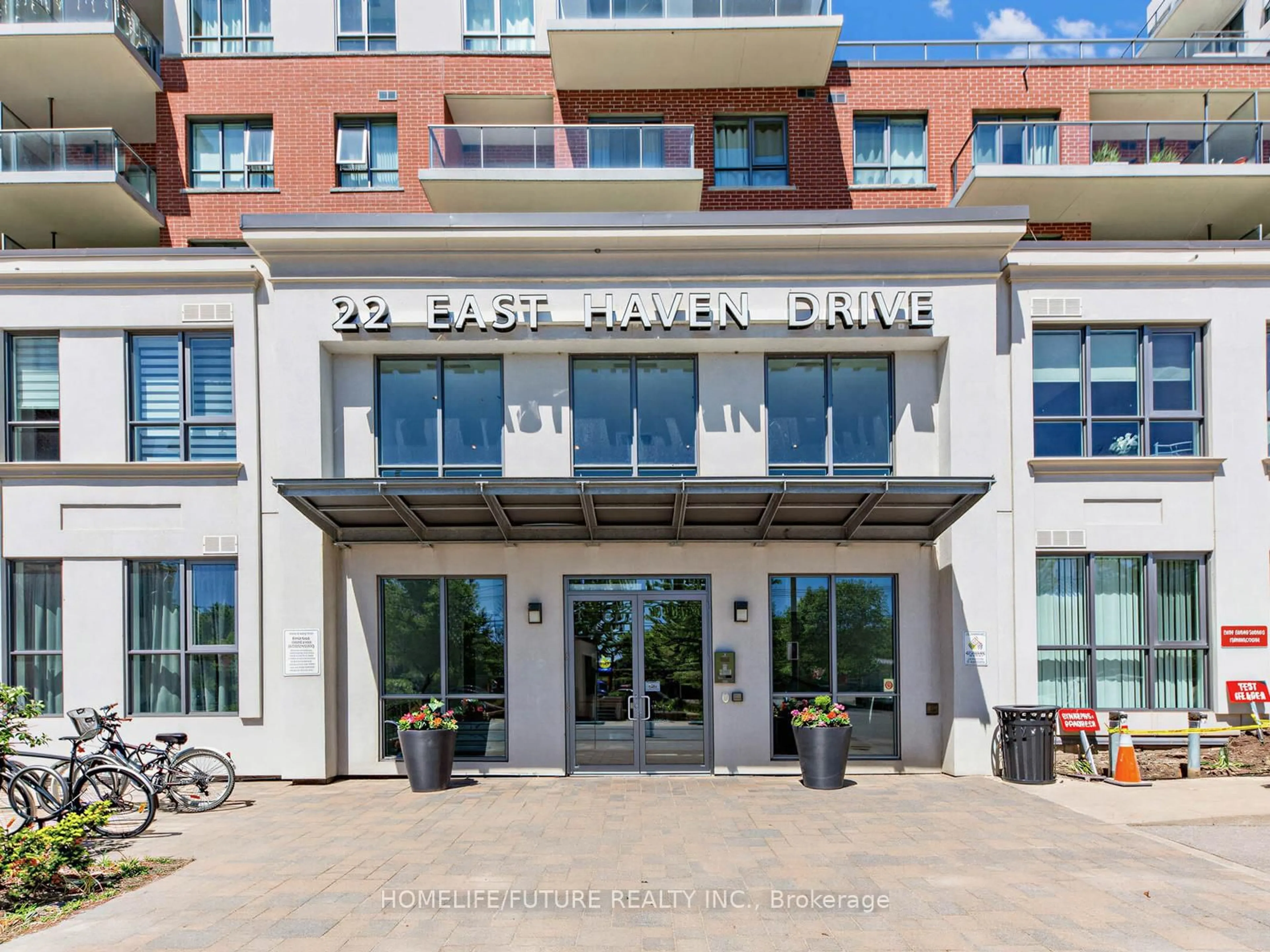 Indoor foyer for 22 East Haven Dr #113, Toronto Ontario M1N 0B4