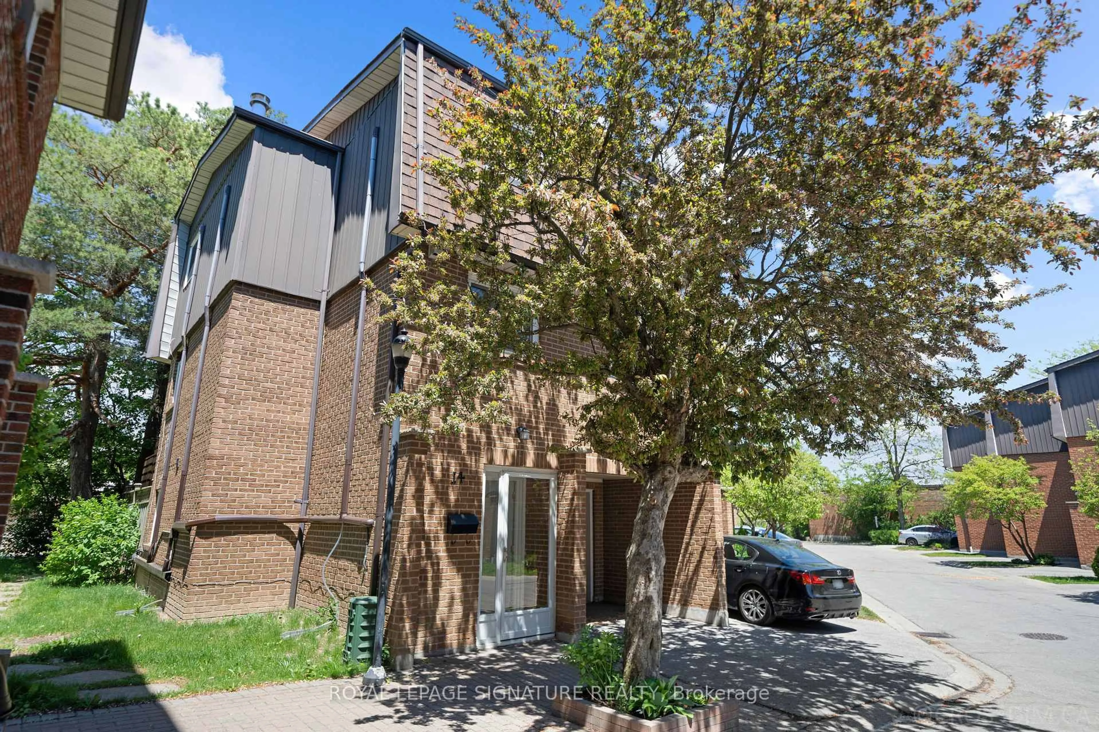 Home with brick exterior material, street for 3100 Kingston Rd #14, Toronto Ontario M1M 3T4