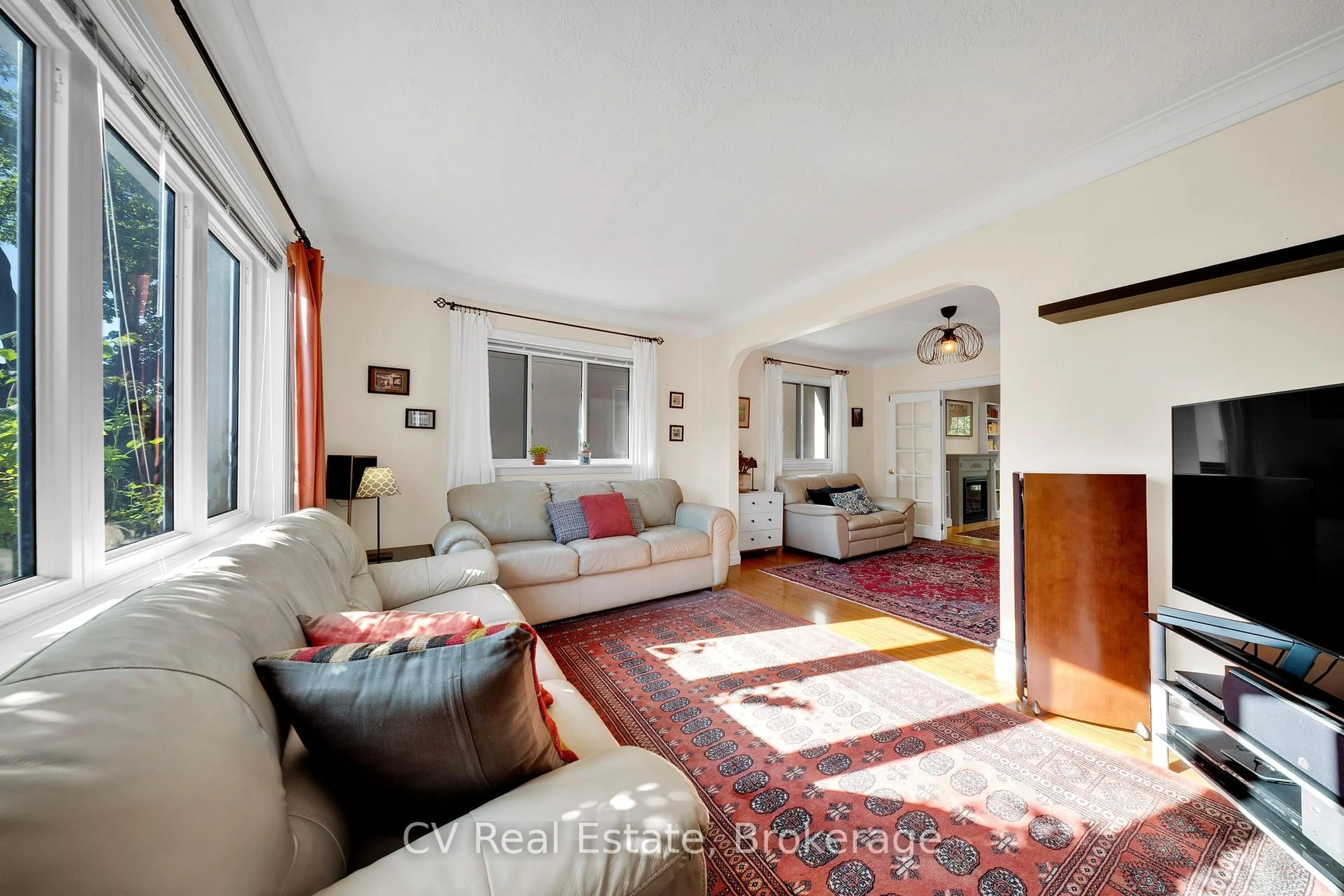 Living room with furniture, unknown for 56 Harewood Ave, Toronto Ontario M1M 2R3