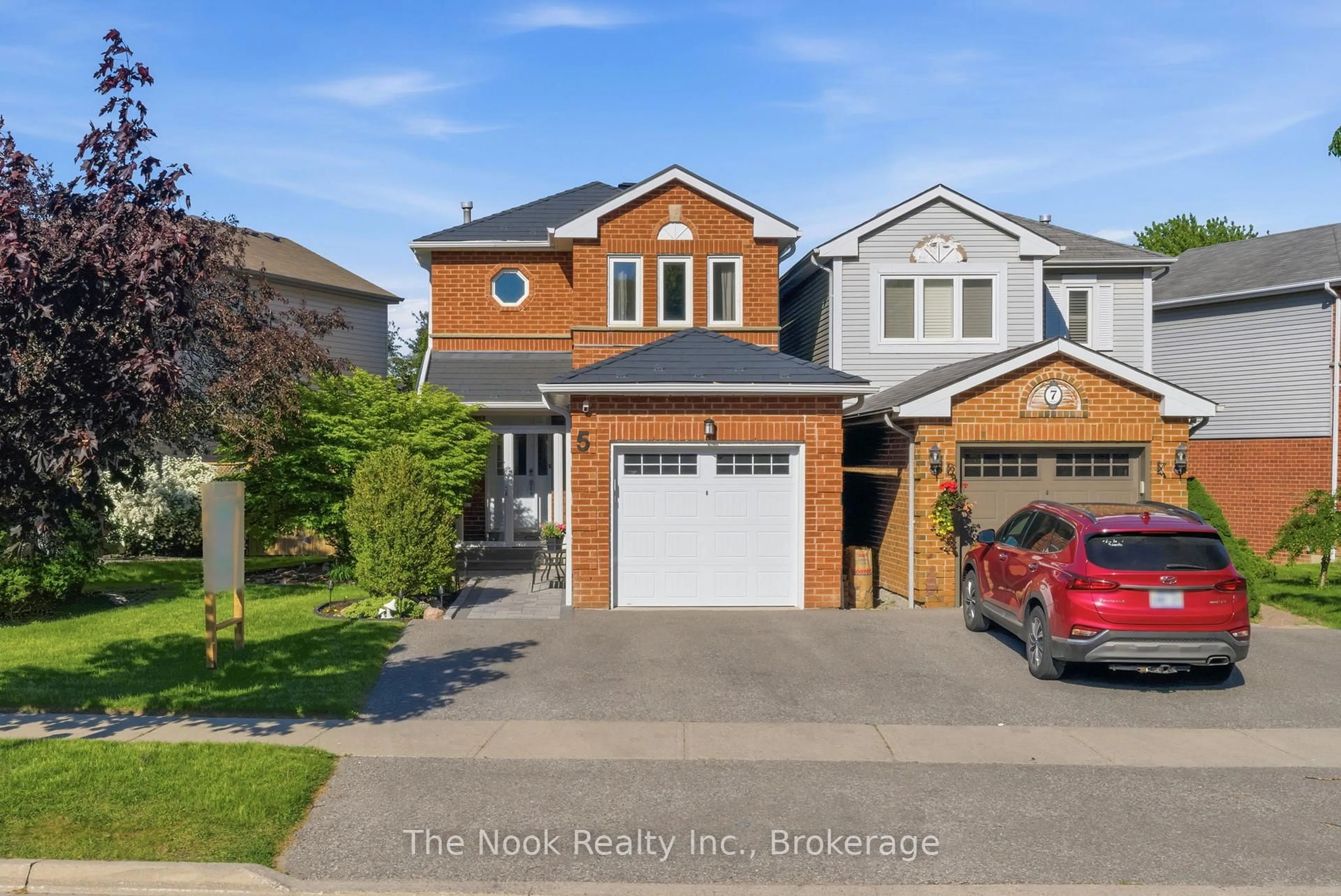 Unknown for 5 Teddington Cres, Whitby Ontario L1R 1S4
