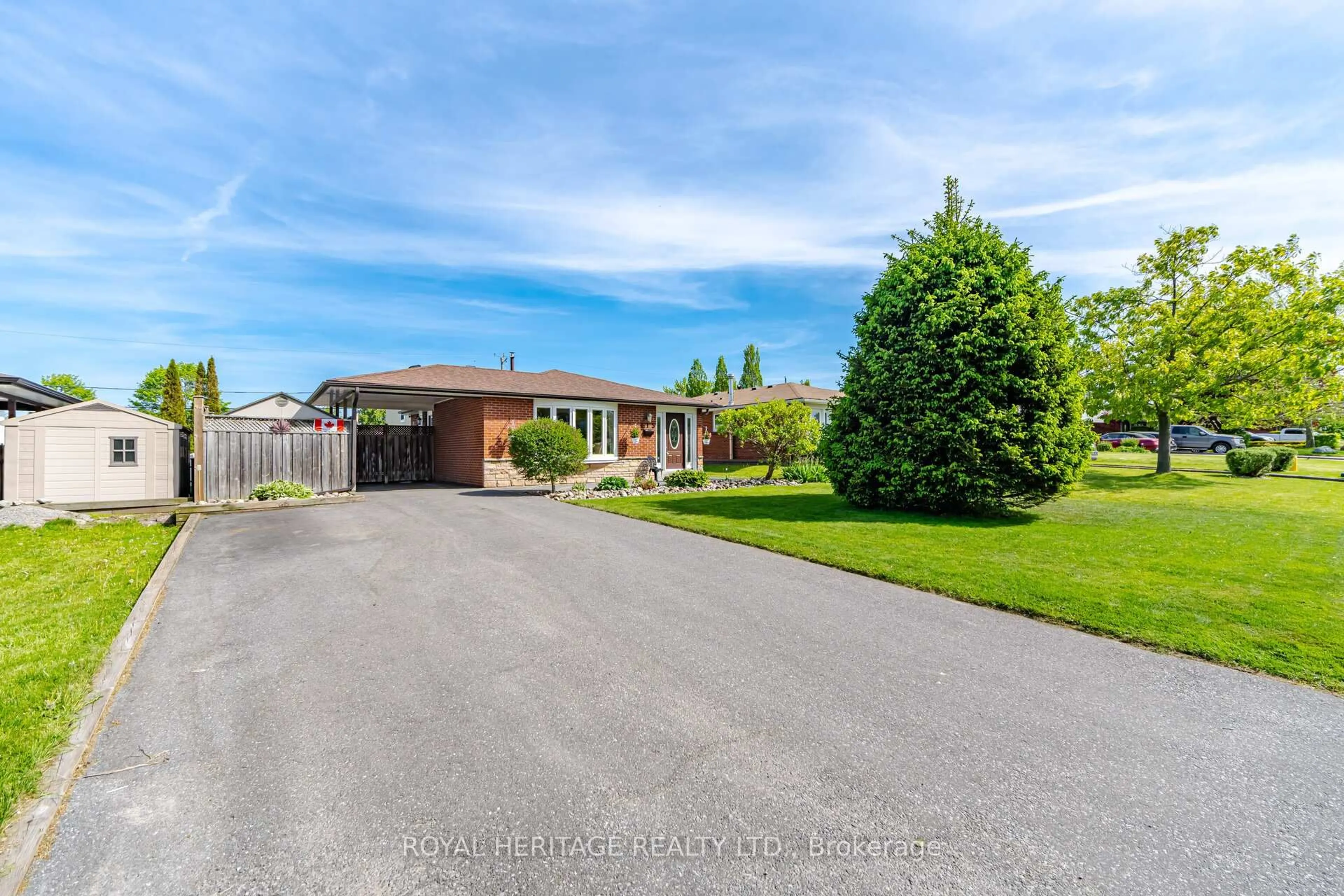 A pic from outside/outdoor area/front of a property/back of a property/a pic from drone, street for 115 Clover Ridge Dr, Ajax Ontario L1S 1H1