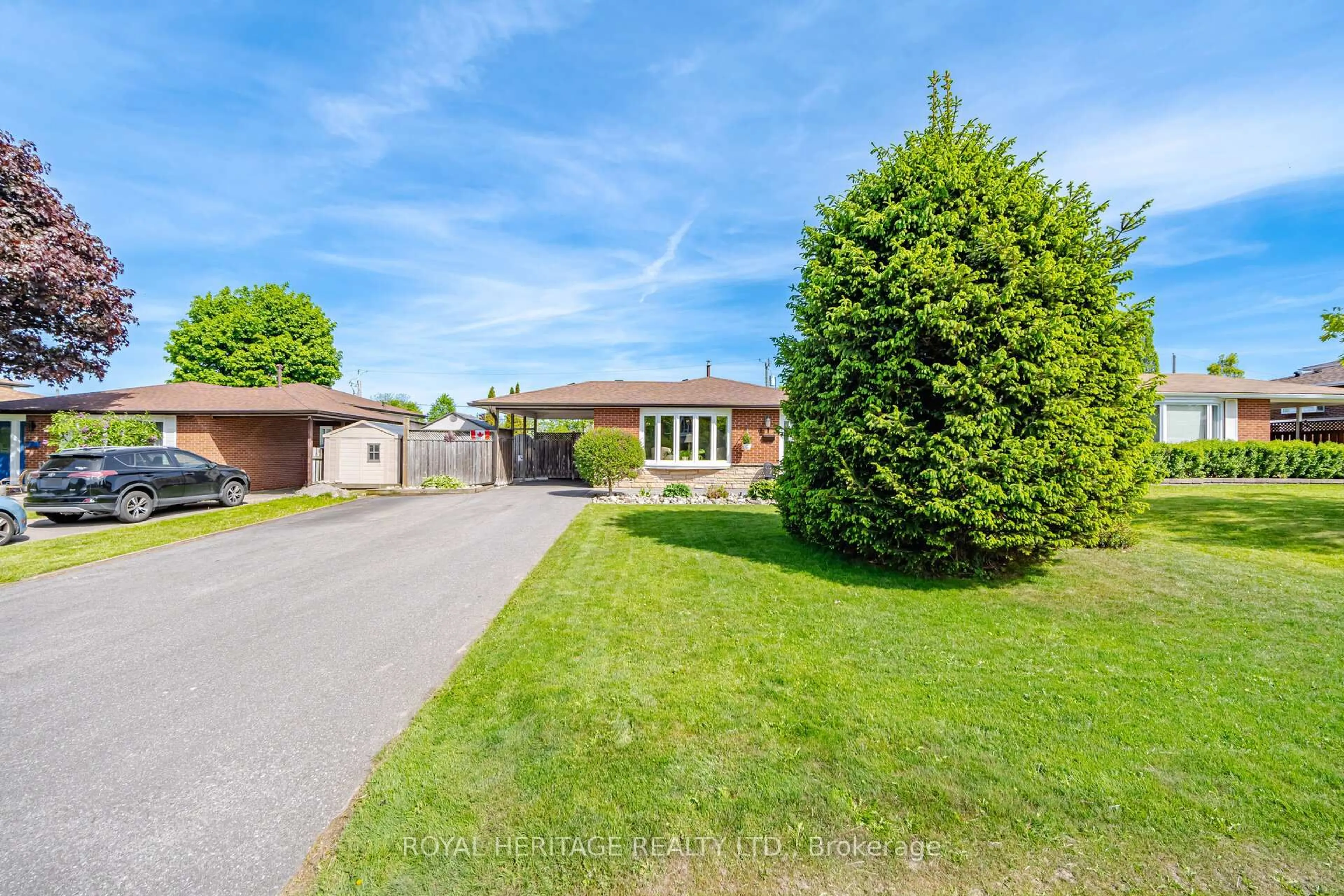 A pic from outside/outdoor area/front of a property/back of a property/a pic from drone, street for 115 Clover Ridge Dr, Ajax Ontario L1S 1H1