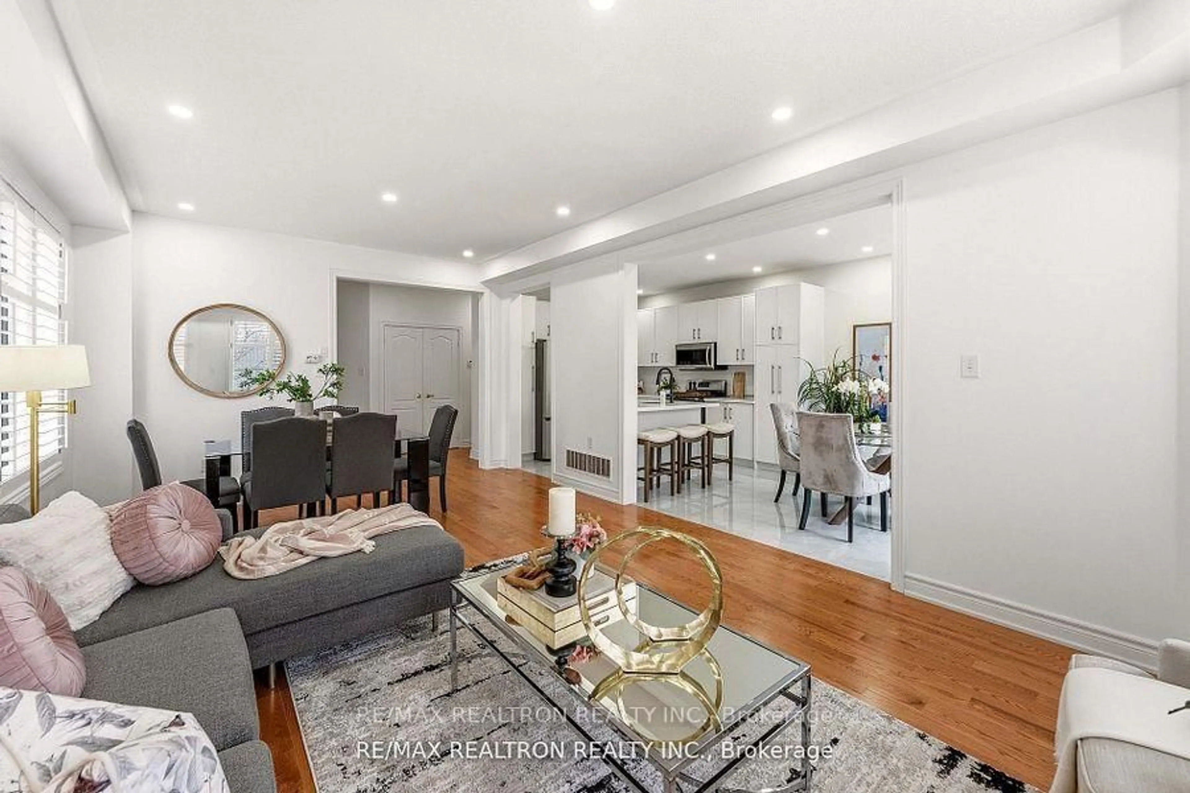 Living room with furniture, unknown for 30 Glacier Cres, Toronto Ontario M1X 2A8