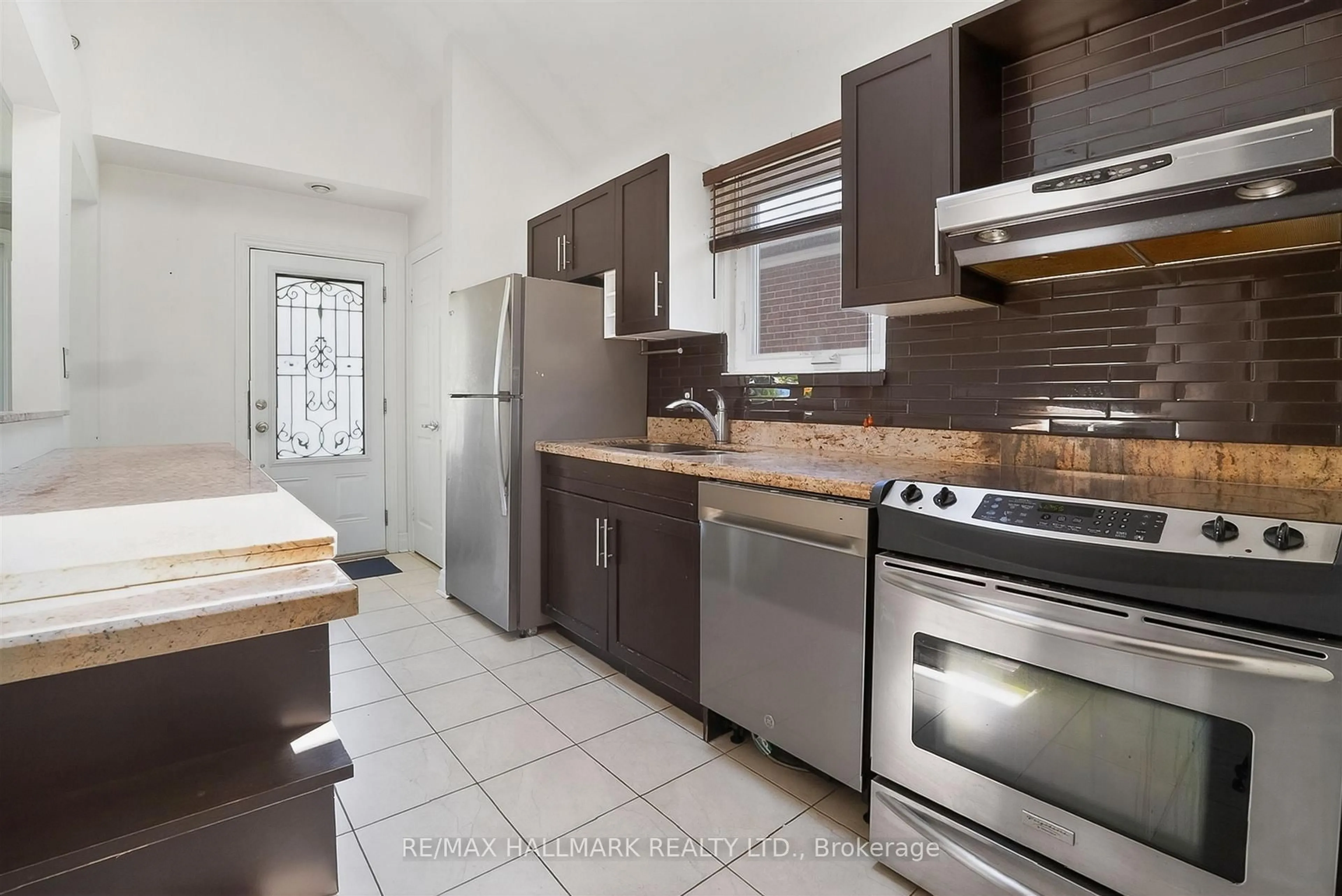 Standard kitchen, ceramic/tile floor for 34 Clonmore Dr, Toronto Ontario M1N 1X5