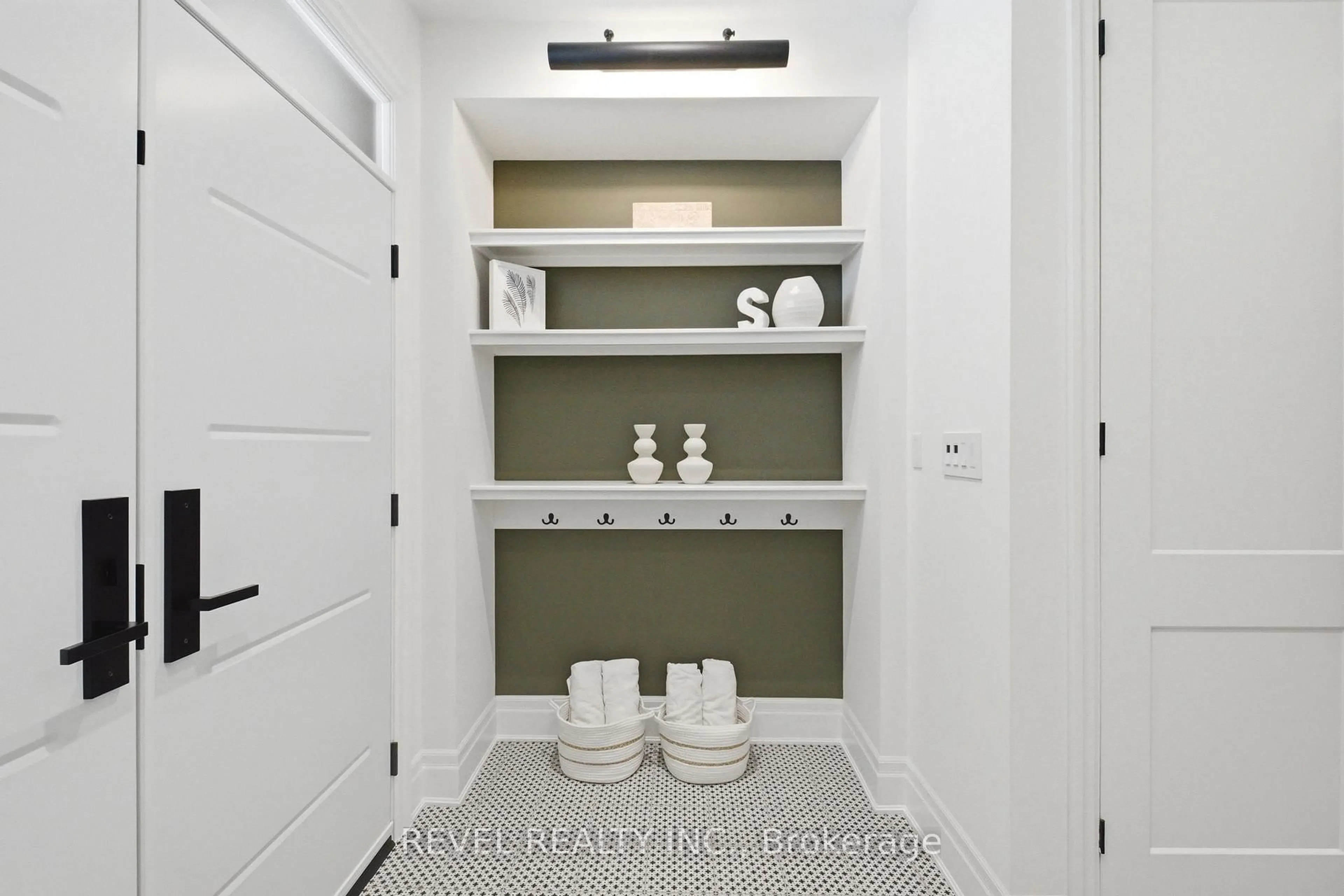 Contemporary bathroom, ceramic/tile floor for 1579 Scarlett Tr, Pickering Ontario L1X 0N9