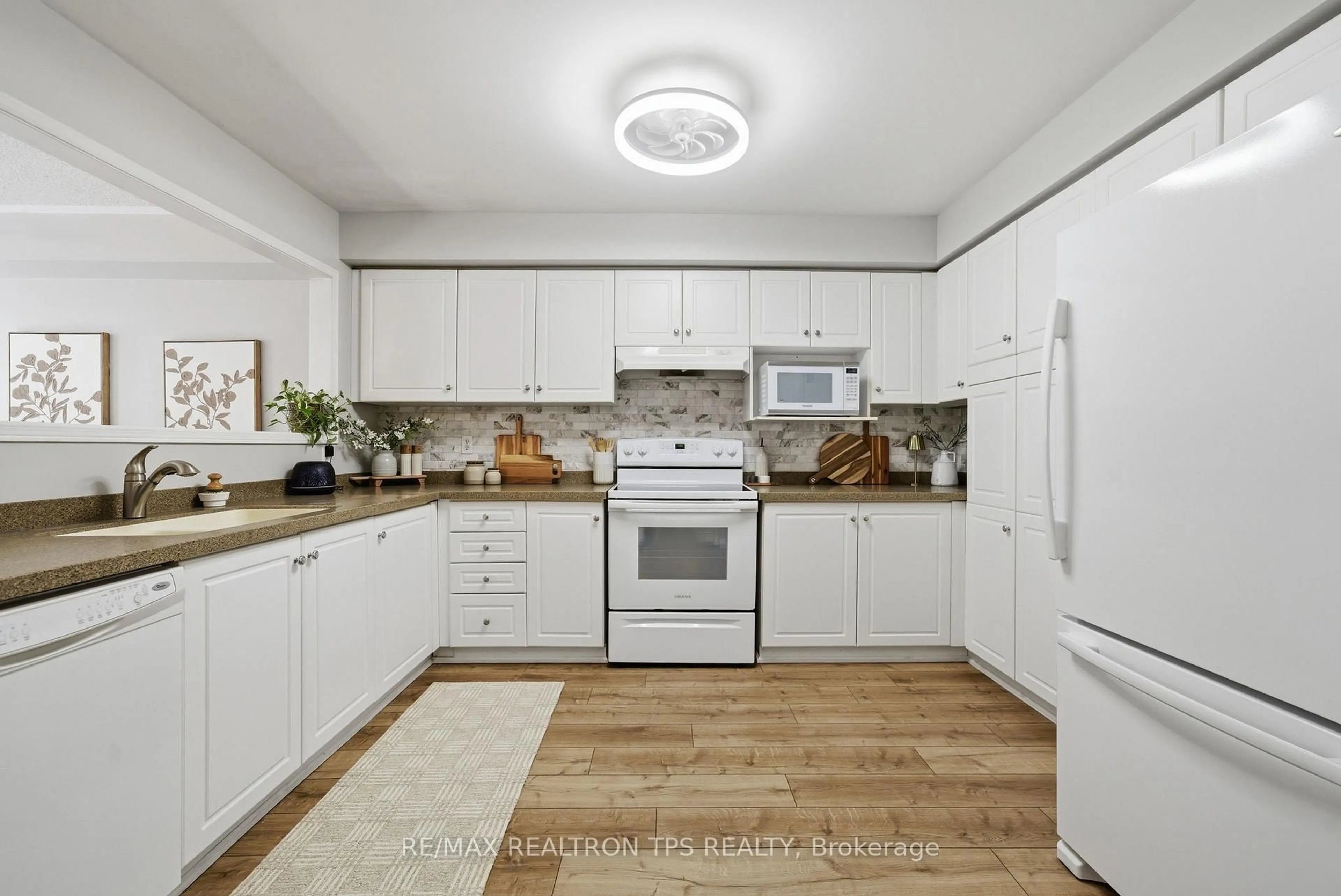 Unknown for 68 Richfield Sq, Clarington Ontario L1E 4G4