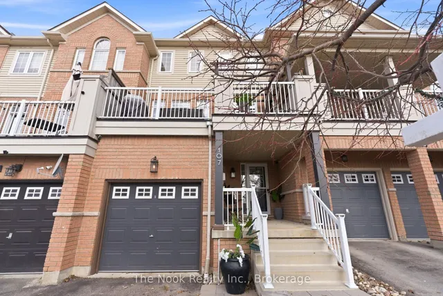 107 Barkdale Way, Whitby 3