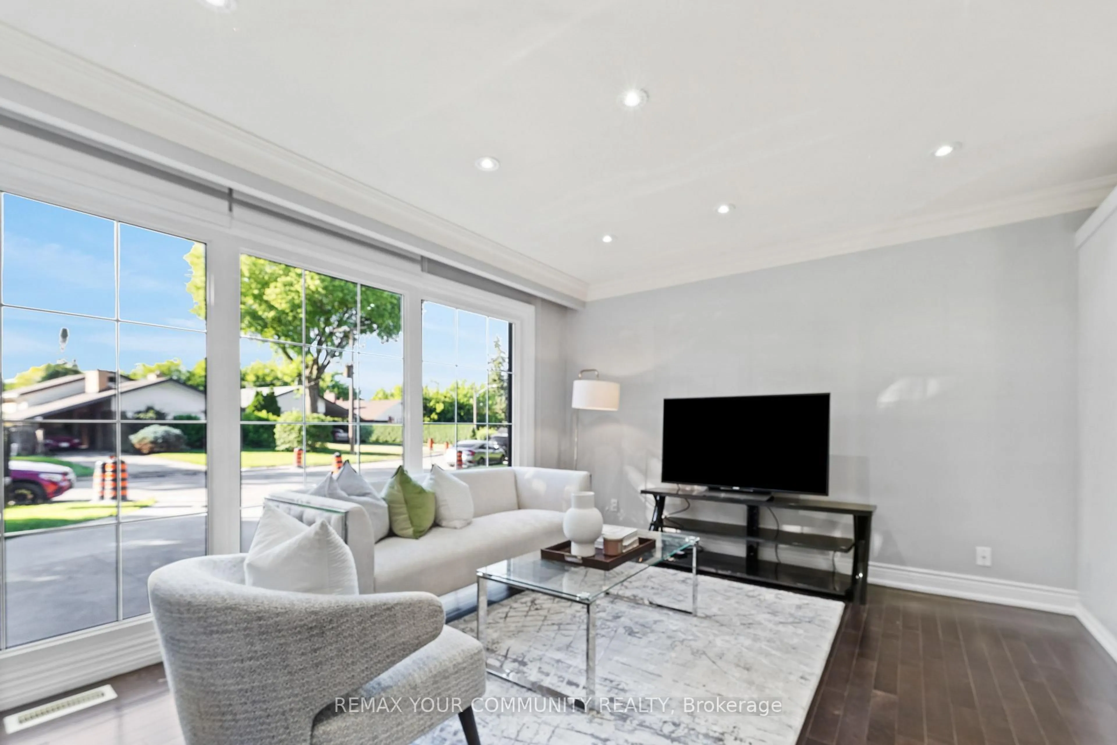 Living room with furniture, unknown for 23 Penetang Cres, Toronto Ontario M1K 4Y4