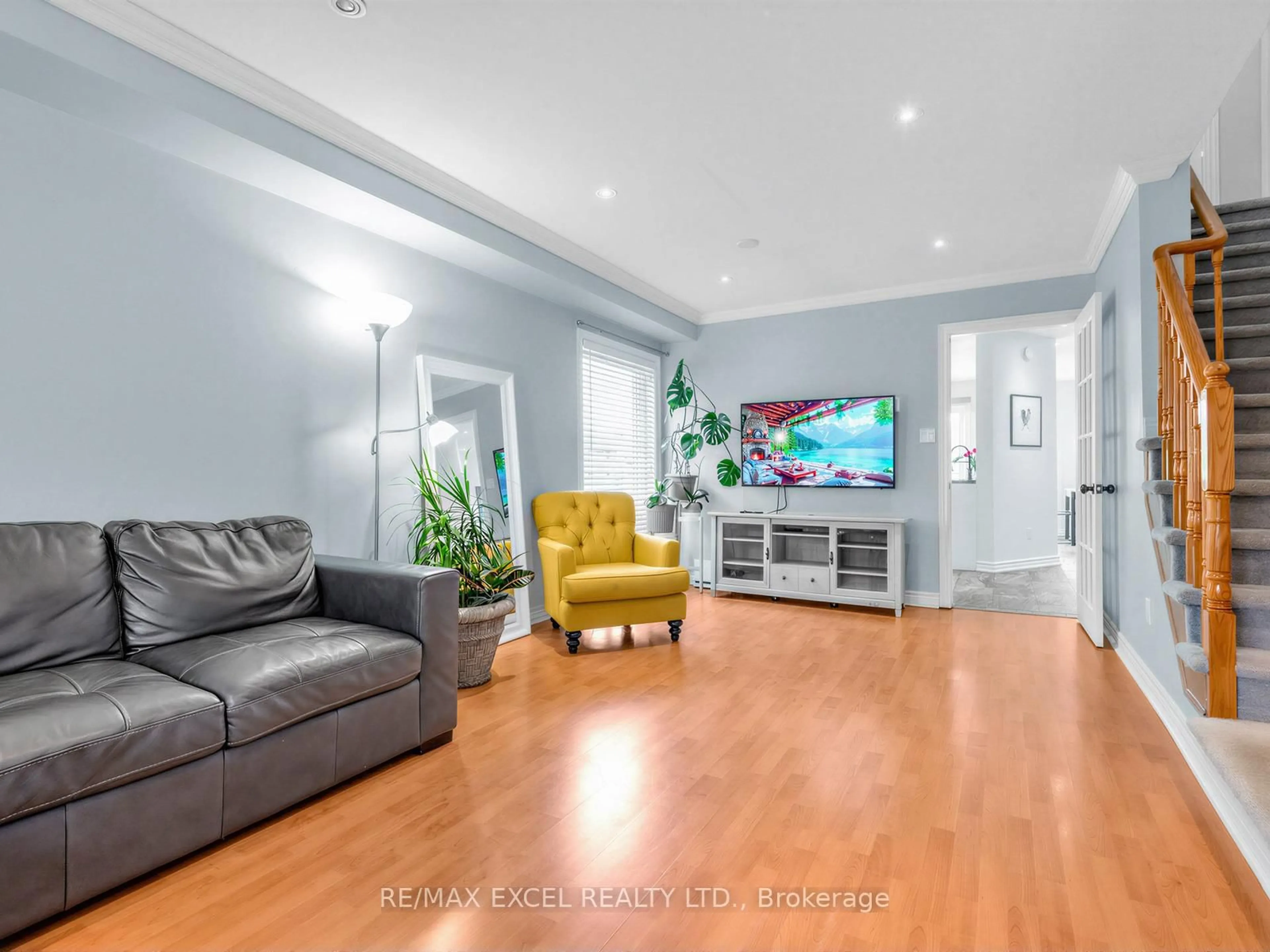 Living room with furniture, unknown for 764 Craighurst Crt, Pickering Ontario L1X 2W9