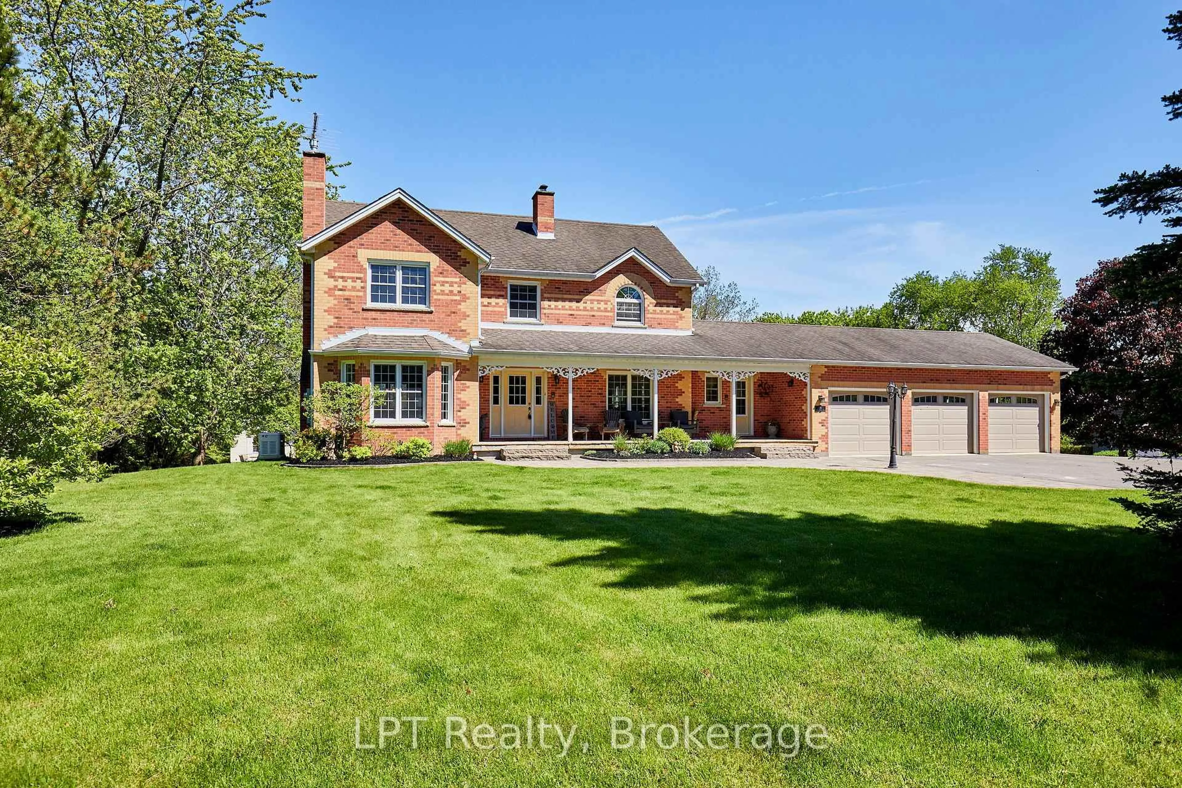 A pic from outside/outdoor area/front of a property/back of a property/a pic from drone, street for 16 Cawkers Cove Rd, Scugog Ontario L9L 1P4