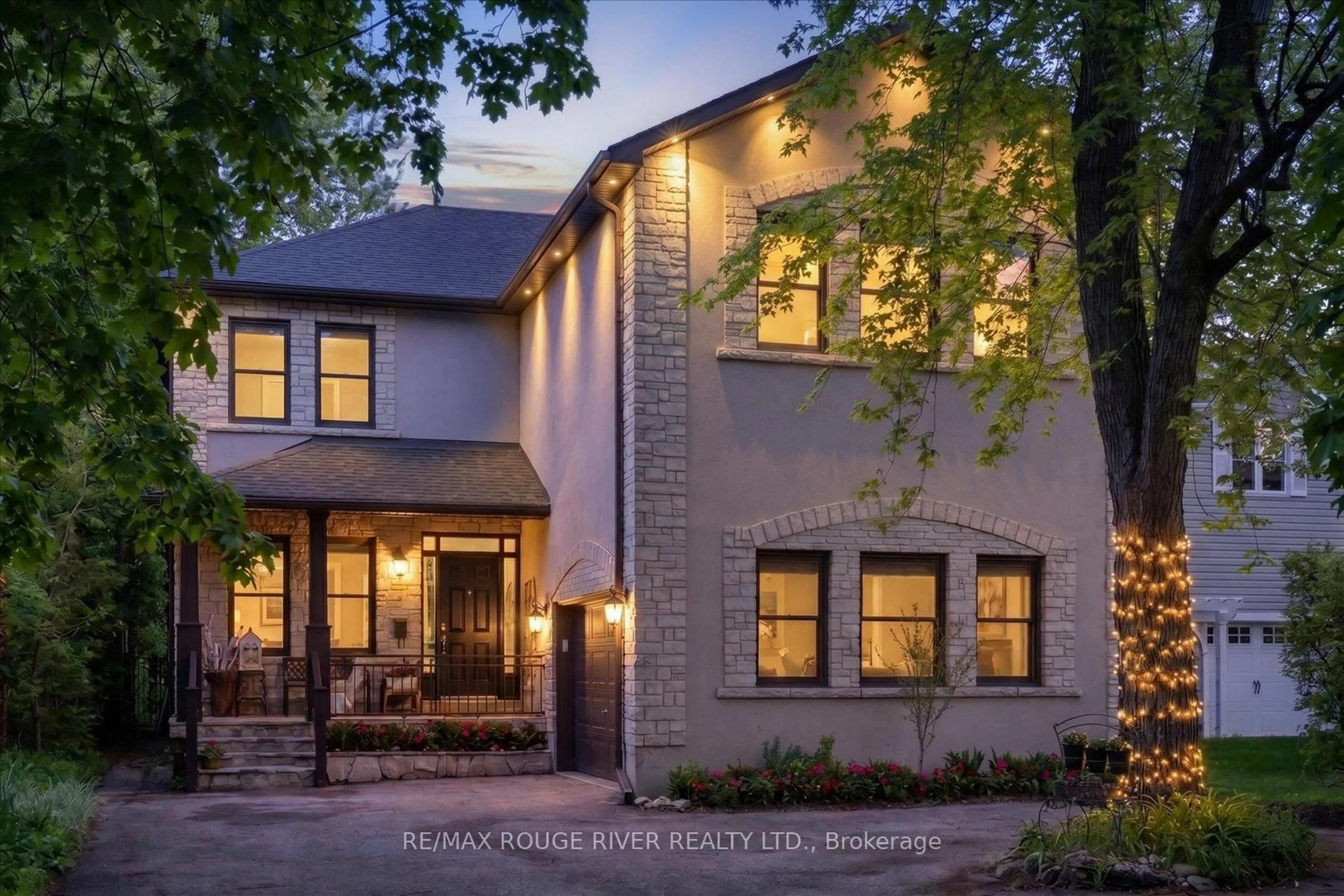 Home with brick exterior material, building for 30 Springbank Ave, Toronto Ontario M1N 1G3